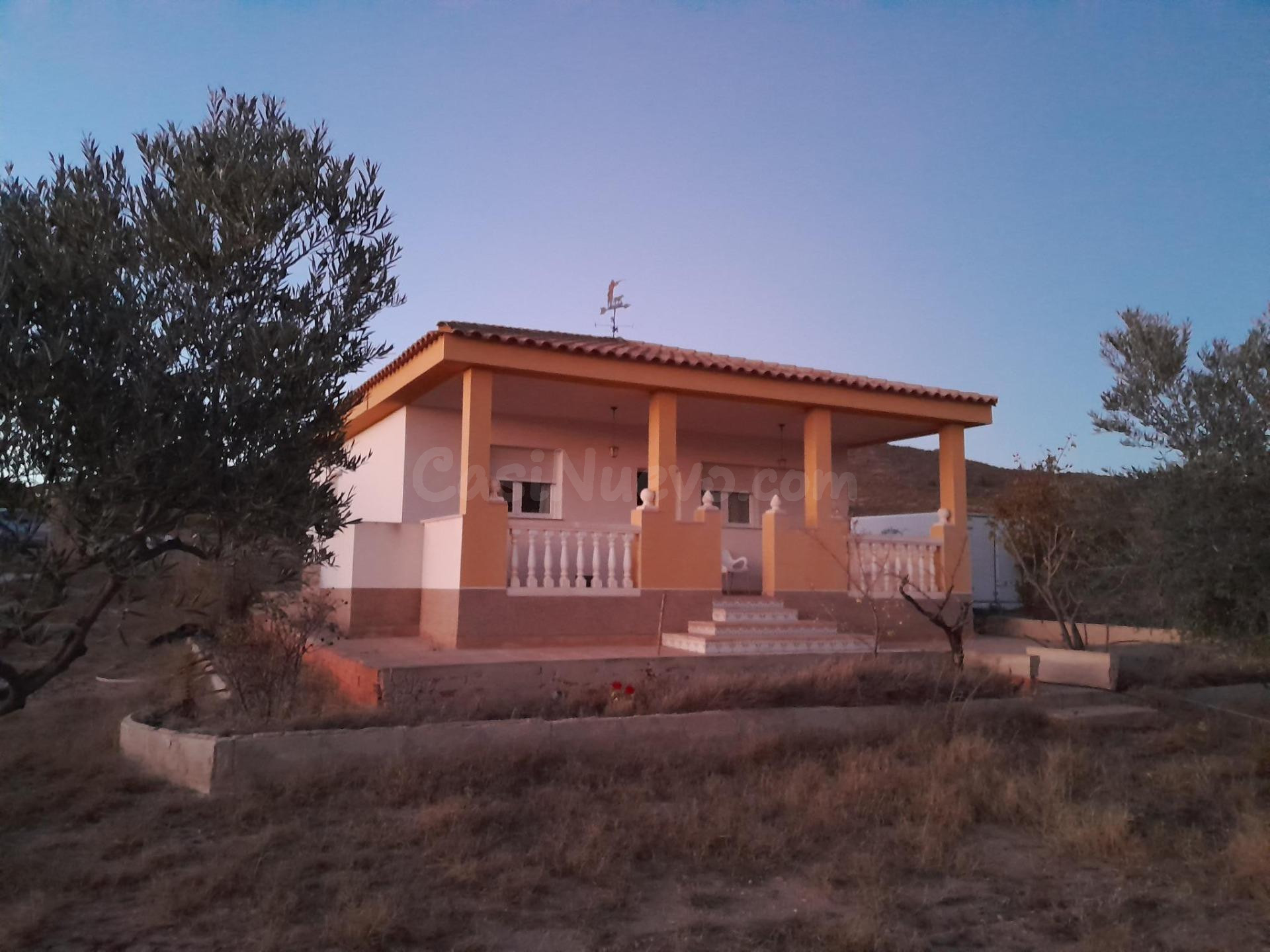 CHALET EN LA SIERRA DE SALINAS EN YECLA - foto 2