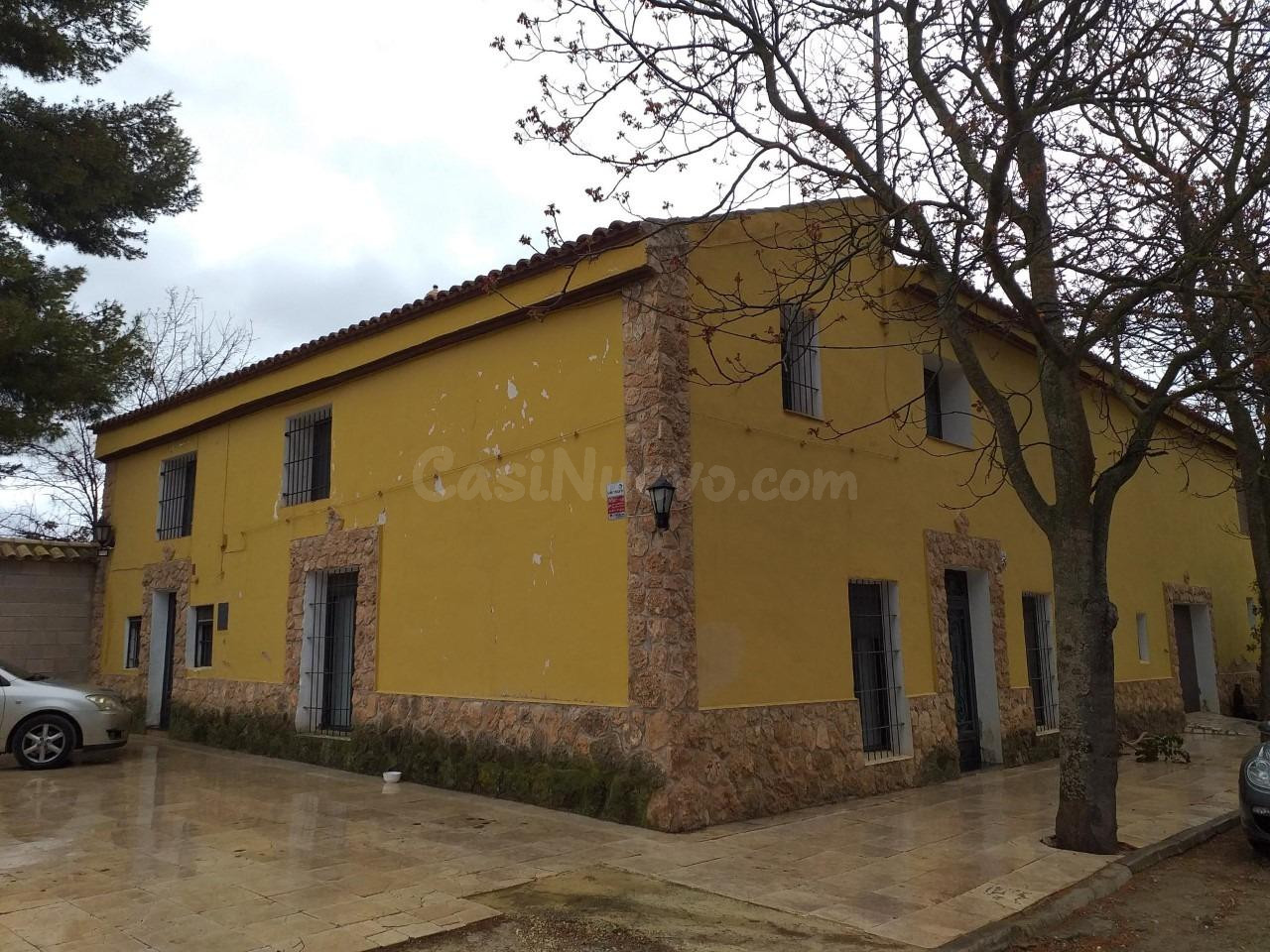 CASONA ADOSADA GRANDE EN YECLA