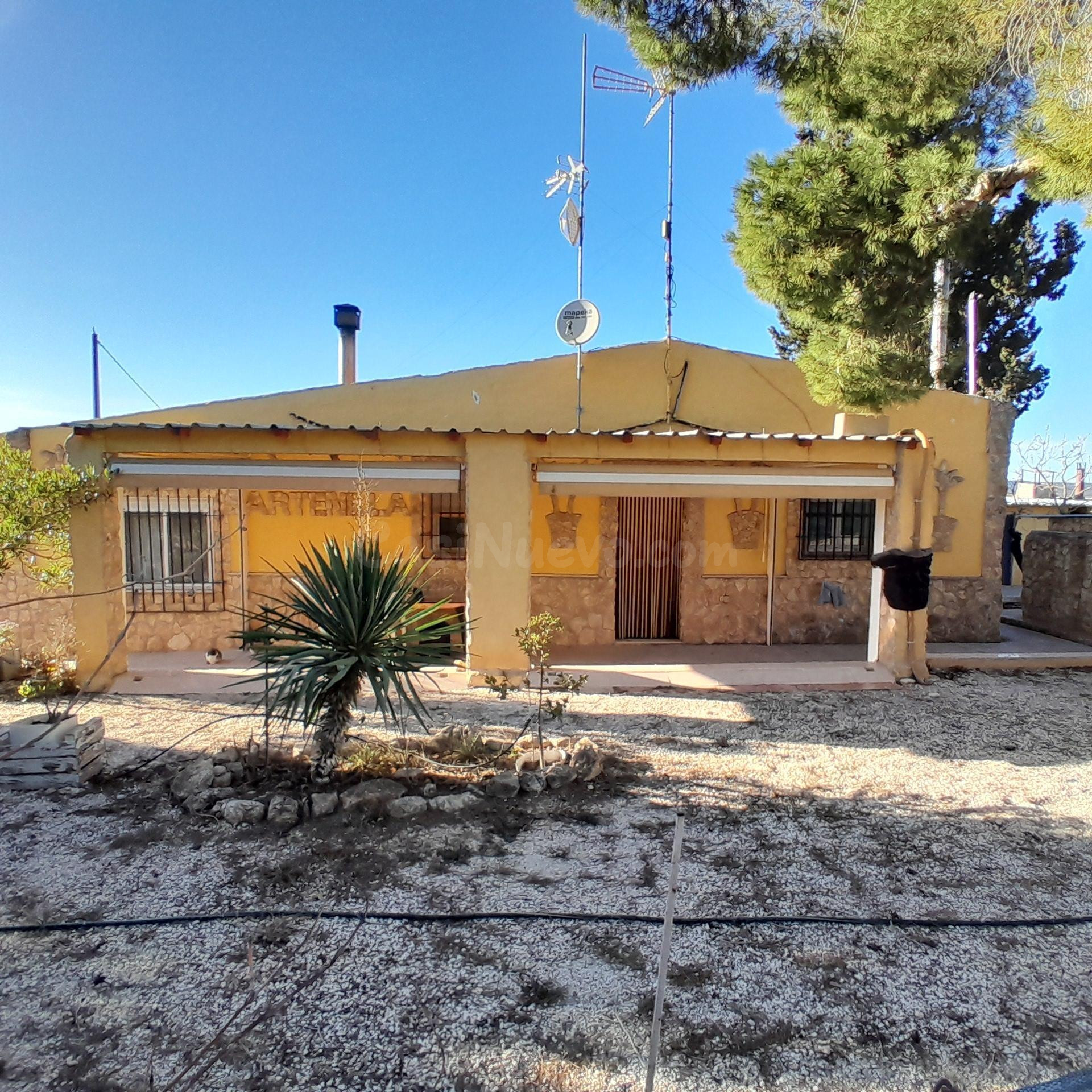 CHALET JUNTO A LA MONTAÑA EN YECLA - foto 3