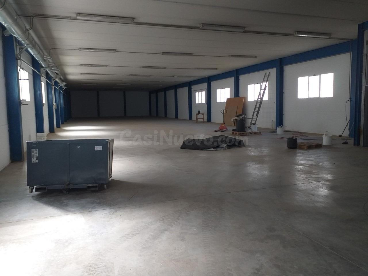 NAVE DE 1600 MTS. EN YECLA - foto 3