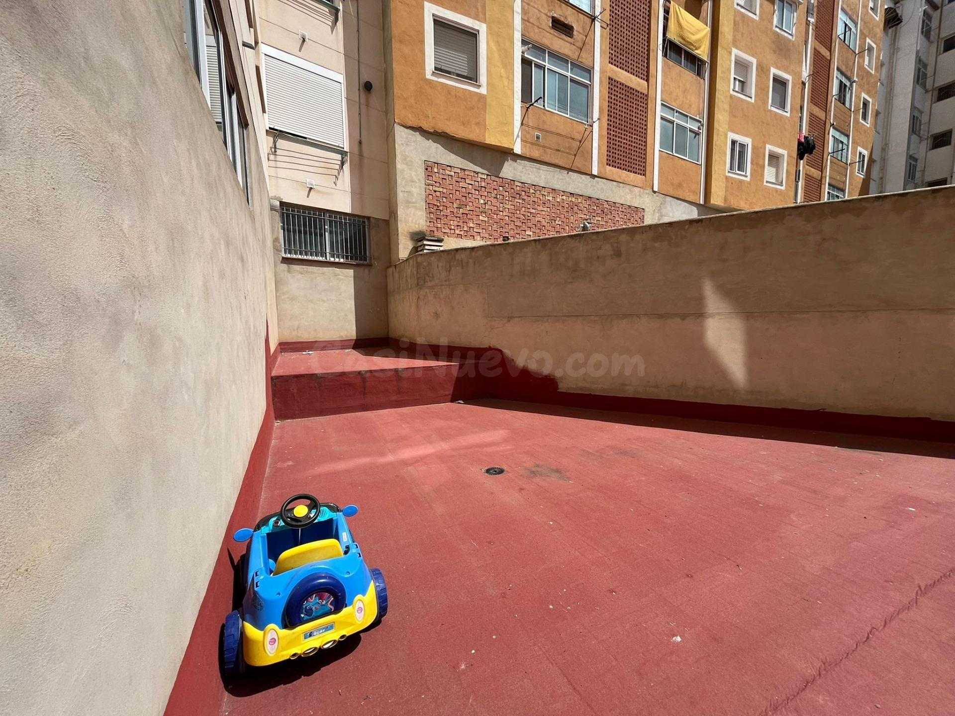 LOCAL COMERCIAL CENTRICO EN ALMANSA - foto 5