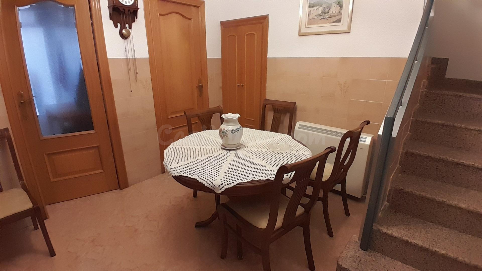 CASA 5 habitaciones EN YECLA