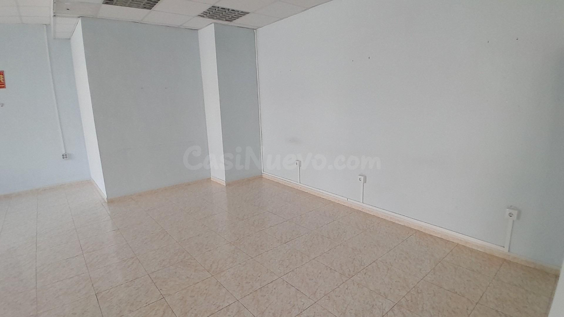 LOCAL COMERCIAL CENTRICO EN YECLA - foto 2
