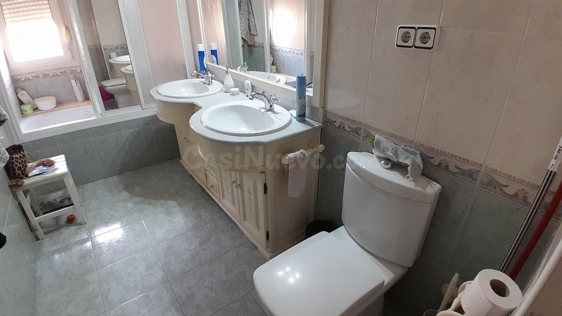 PISO 4 habitaciones EN YECLA - foto 4