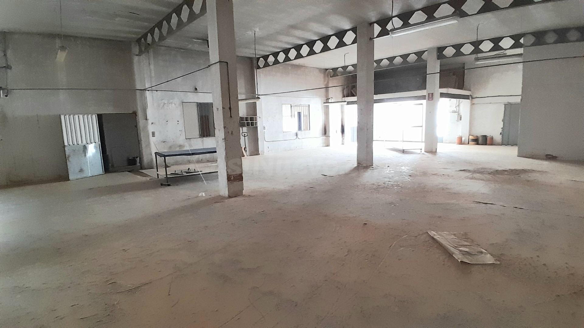 NAVE- LOCAL DE 1290 MTS. EN YECLA