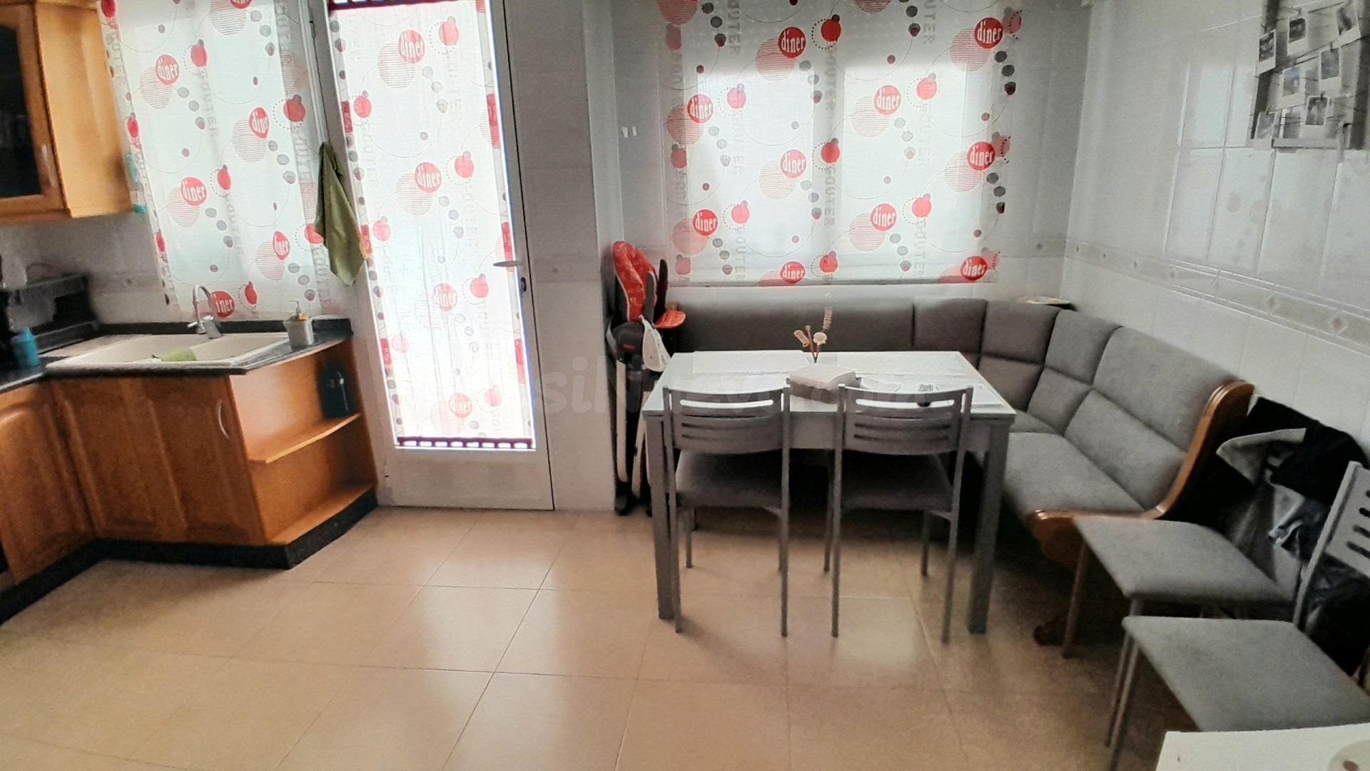 CASA INDEPENDIENTE CON 2 PLAZAS DE GARAJE EN YECLA