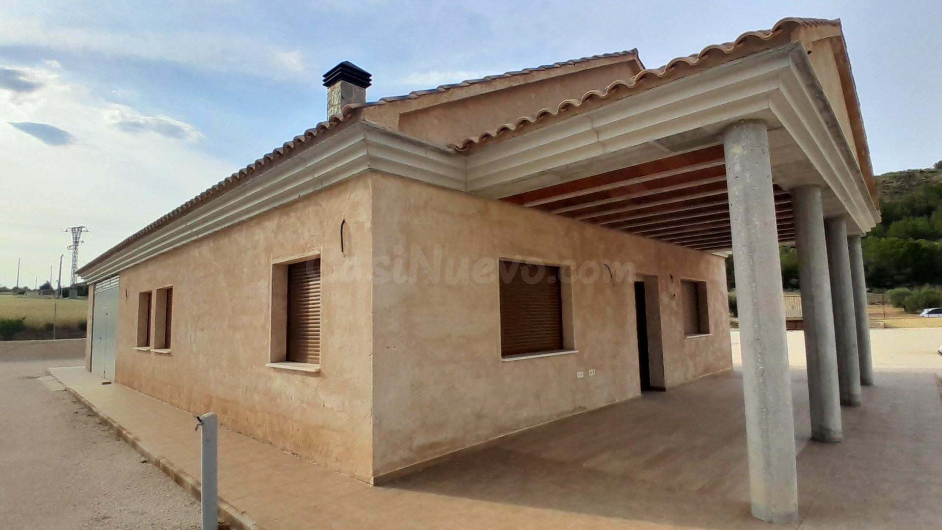 CHALET INDEPENDIENTE A ESTRENAR  EN YECLA