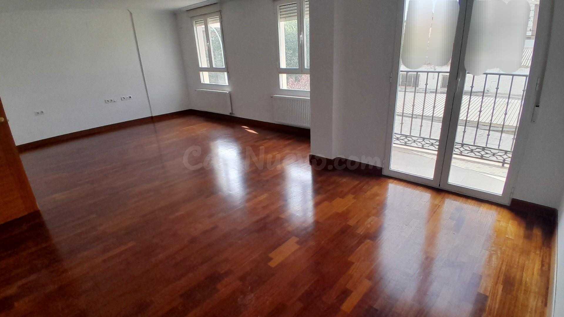 PISO  CON PLAZA DE GARAJE EN YECLA