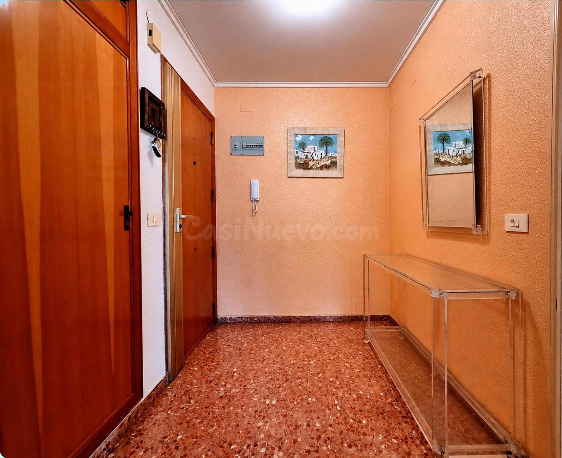 Piso de 110 m2 con 3 dormitorios, balcón y 2 baños en Corea  - foto 3