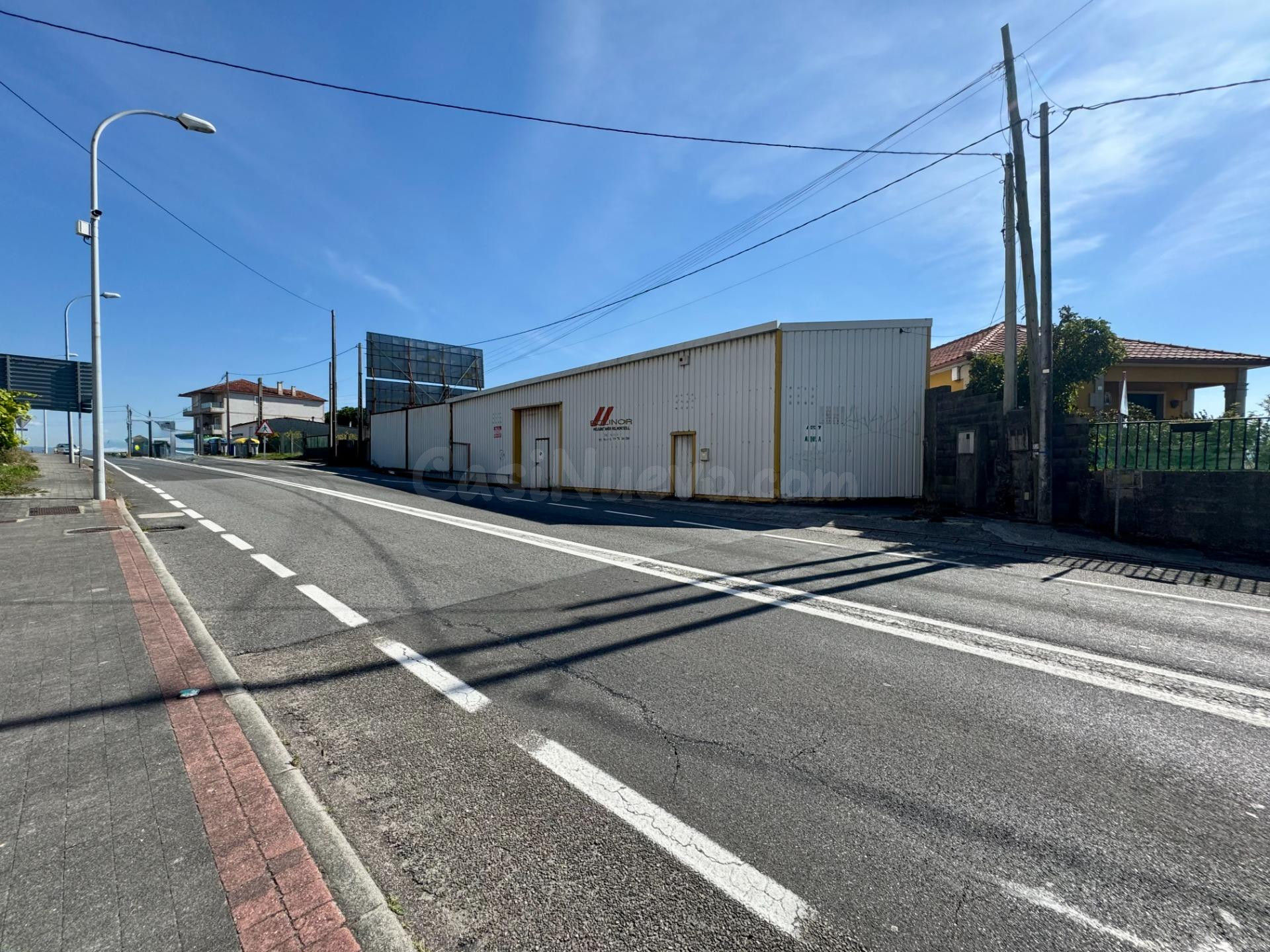 Nave industrial en venta con excelente ubicación, a pocos minutos de Sanxenxo. Ref. P429
