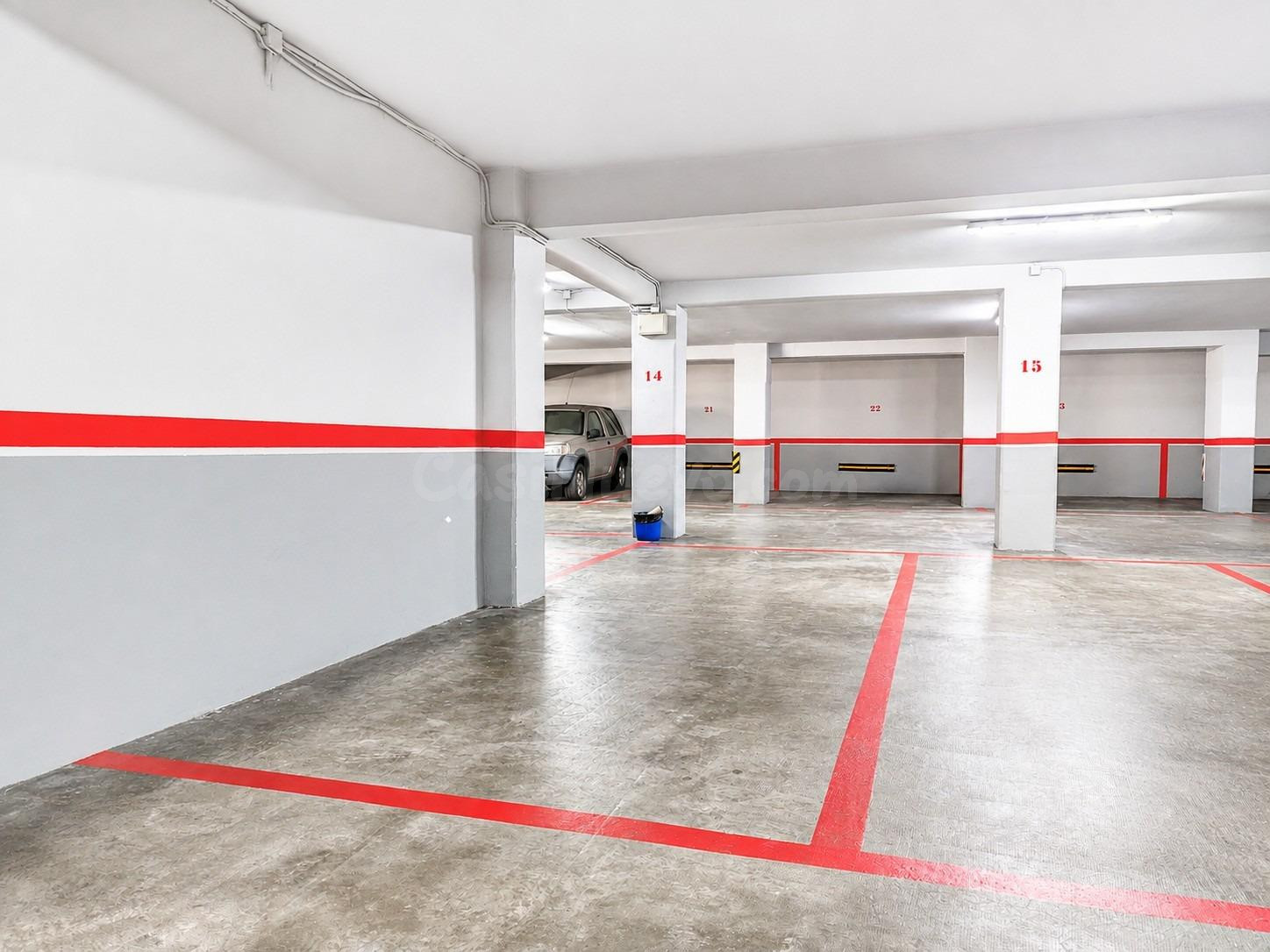 PLAZA DE GARAJE EN LÓPEZ MORA, Vigo. Ref. P468