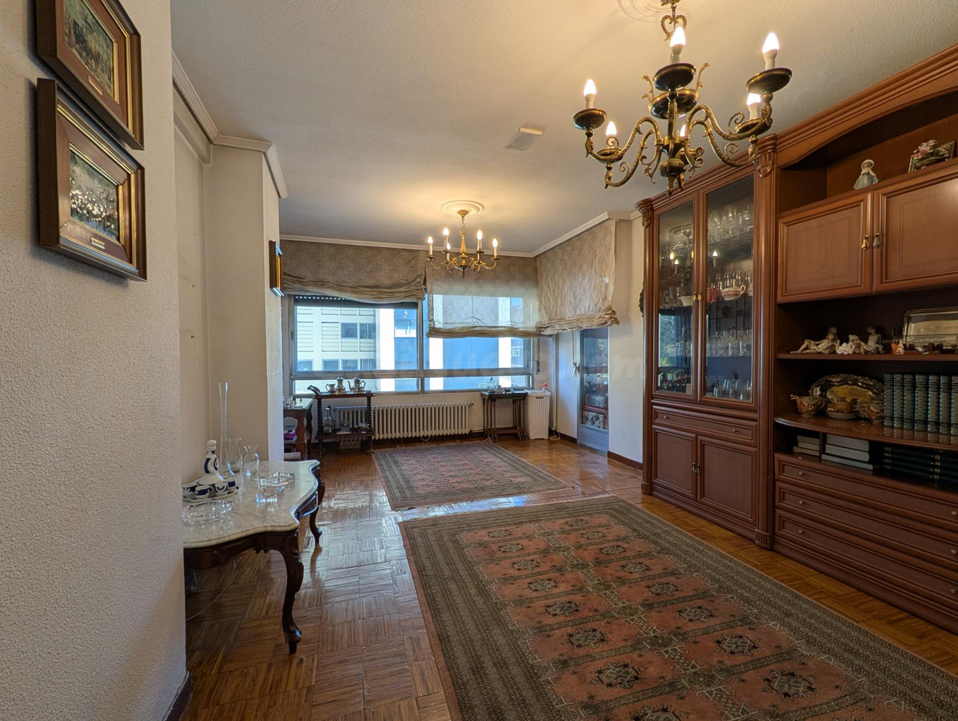 Piso de 4 habitaciones con garaje y trastero, Vigo. Ref. P473 - foto 3
