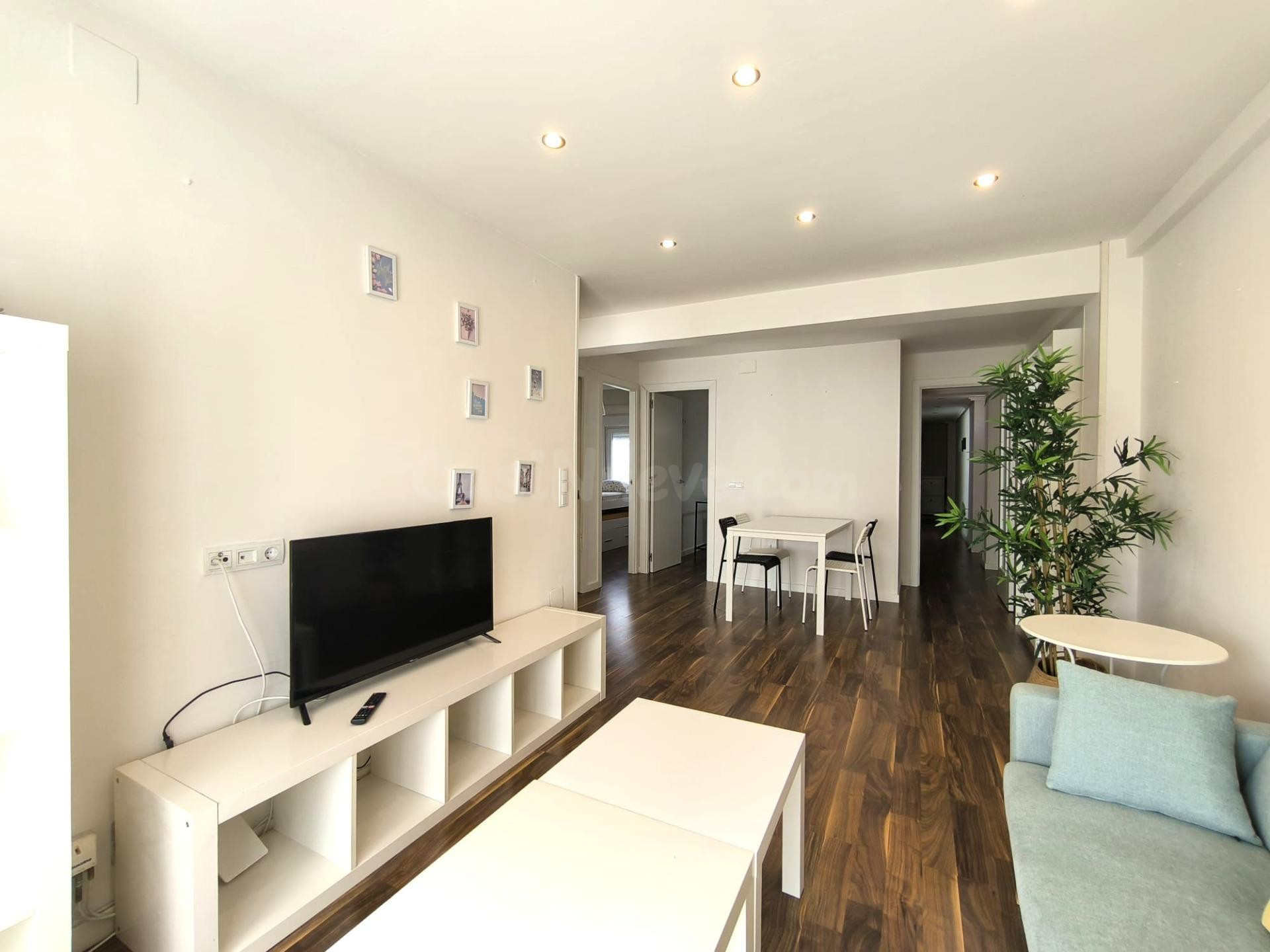 VIVIENDA 94 M2 REFORMADA MINIMALISTA EN ALQUILER EN EL CENTRO DE OVIEDO - foto 2