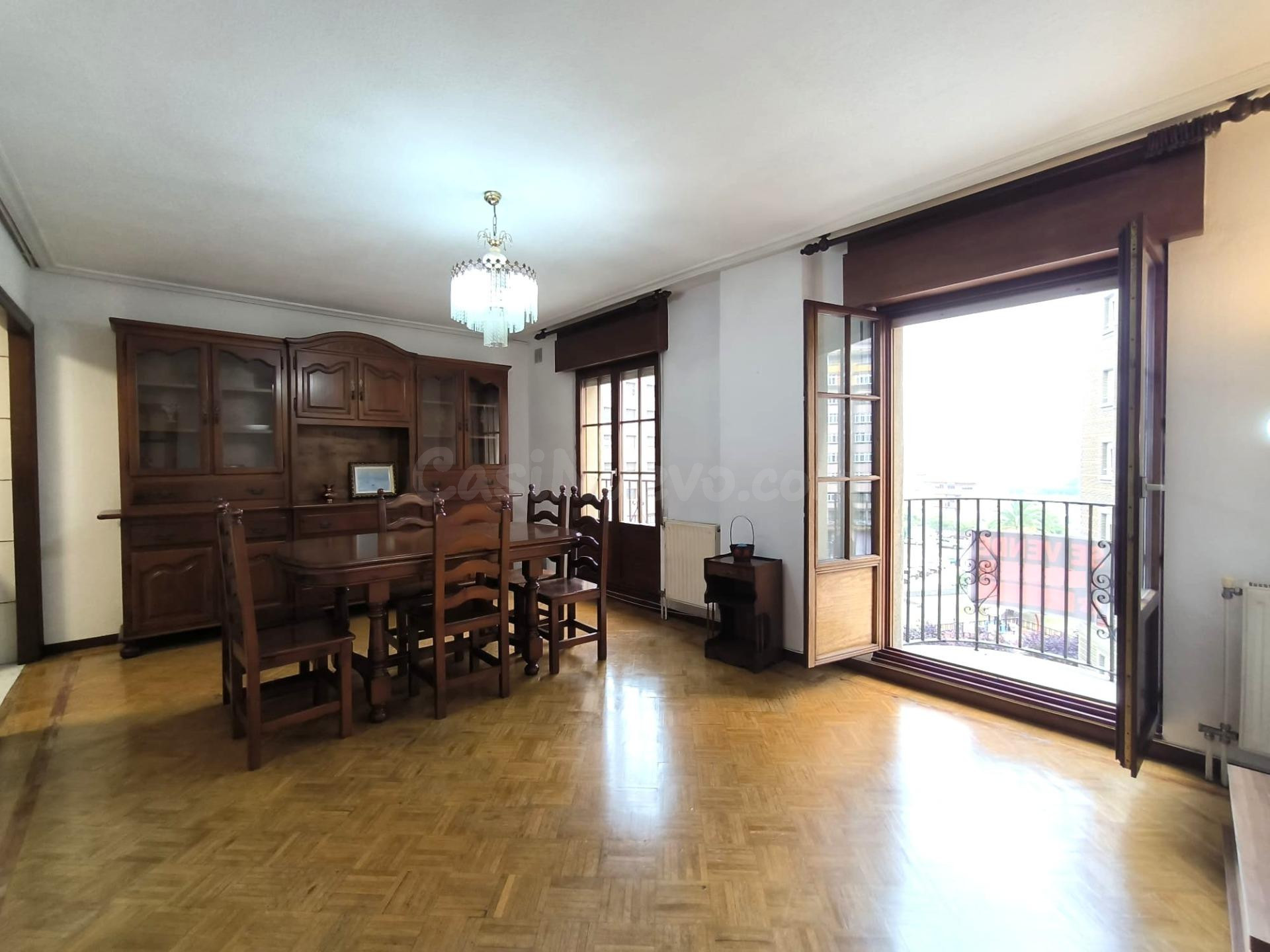PISO 2 DORMITORIOS, 4 BALCONES, VISTAS, EXCELENTE EDIFICIO, EN AVILÉS - foto 4