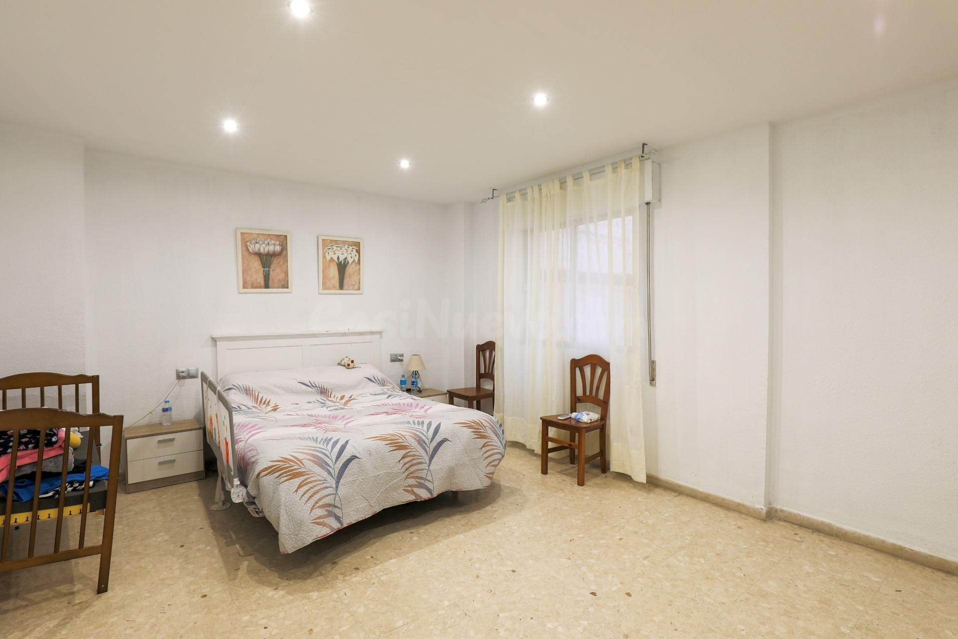 Amplio Piso de cuatro habitaciones en el corazón de Durcal