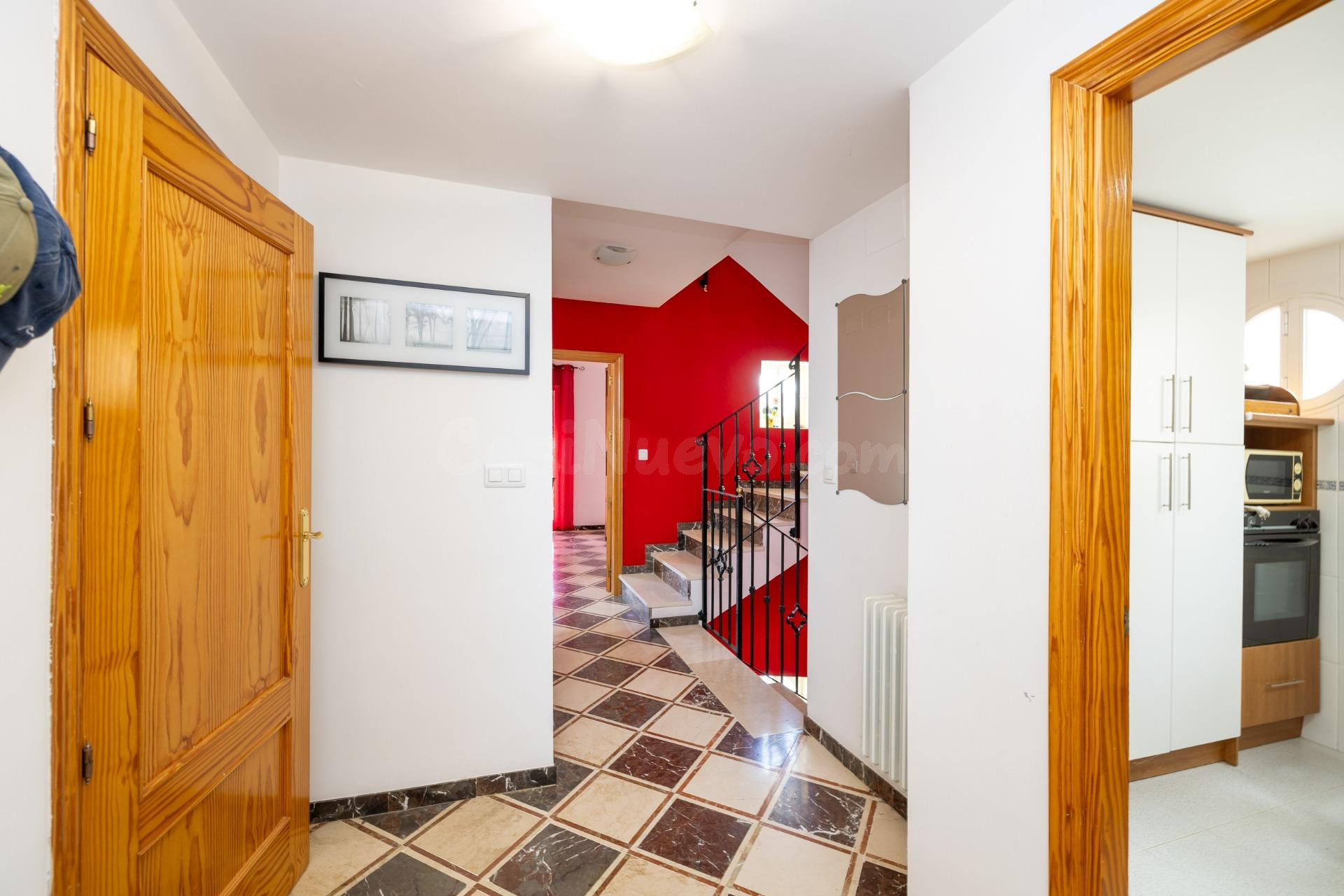 ¡Espectacular vivienda en Gójar con piscina propia! - foto 2