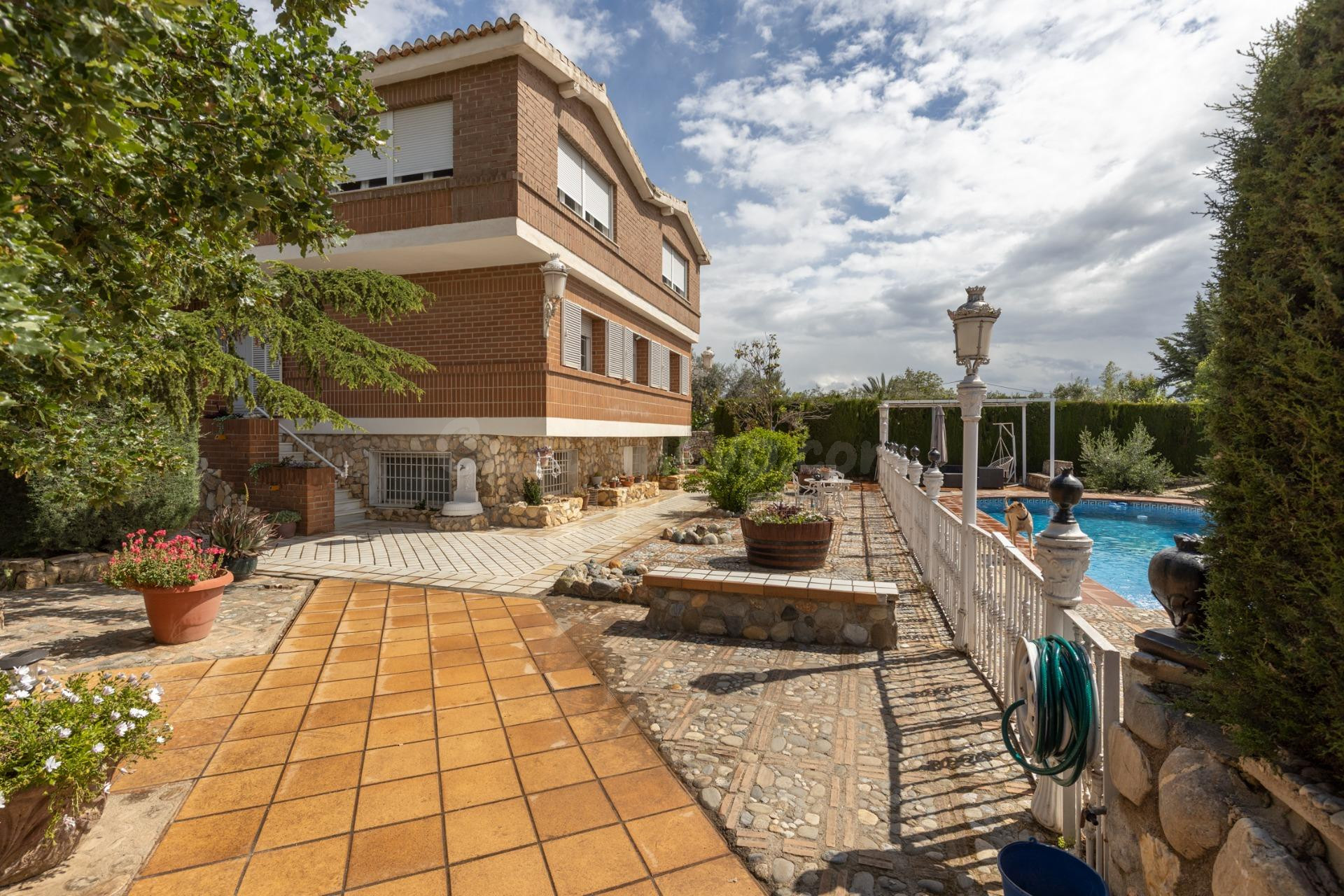 ¡¡EXCLUSIVA VIVIENDA DE ALTO STANDING EN UNA PARCELA DE 3.16 - foto 2