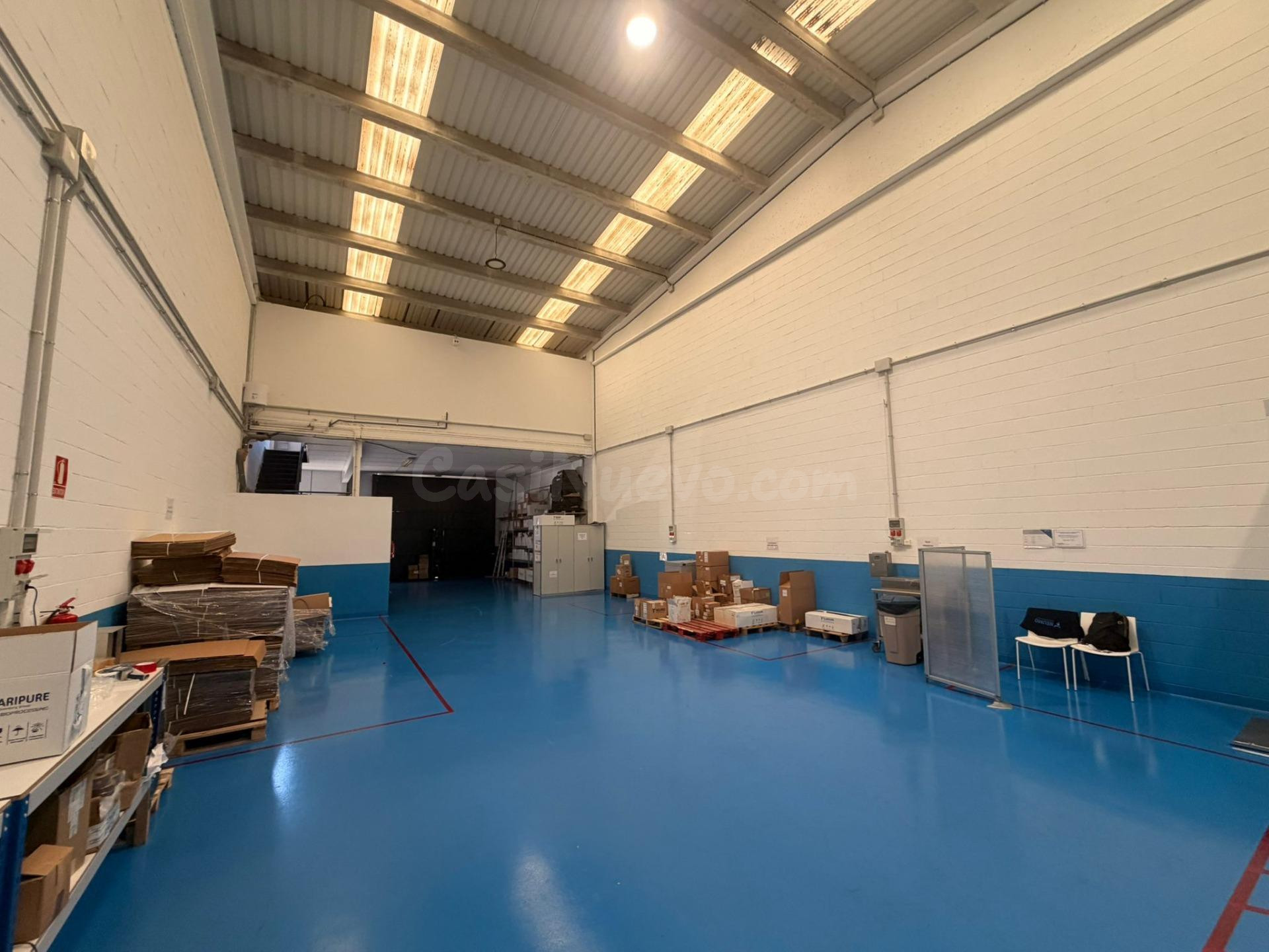 Nave industrial lista para entrar en funcionamiento en el Polígono Industrial de Constantí