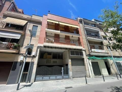 ¡OPORTUNIDAD PARA INVERSORES! - LOCAL CON ALTILLO EN SANTA COLOMA DE GRAMENET - CESION DE REMATE