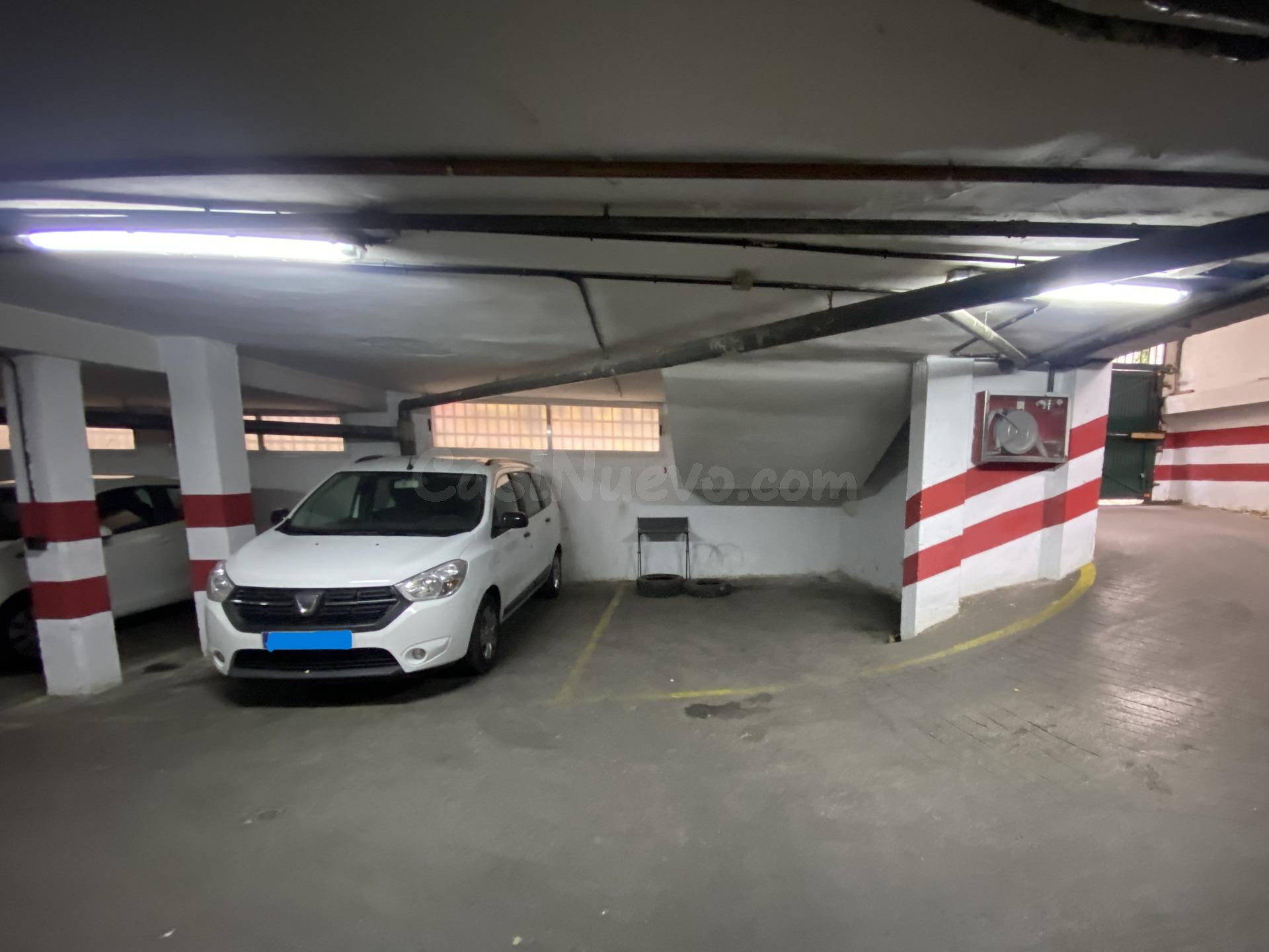 PLAZA DE GARAJE EN EL BARRIO DEL REALEJO