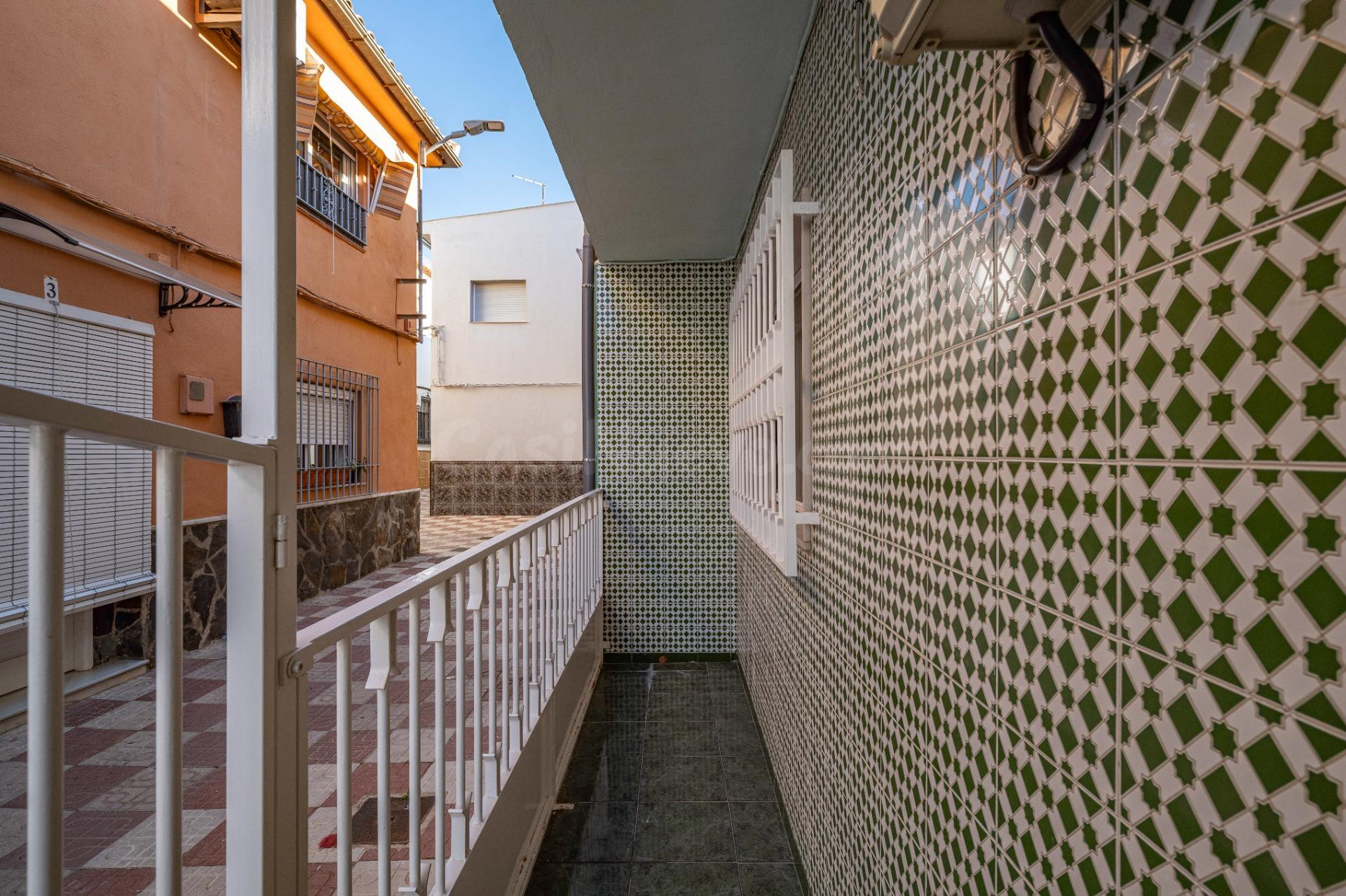 CASA HACIENDO ESQUINA EN ATARFE - foto 5