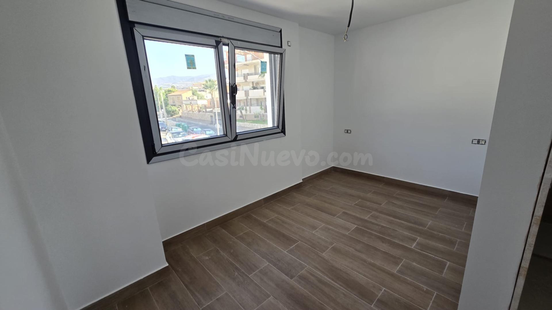Estrena vivienda a 5 minutos de la playa en Castell de Ferro - foto 3