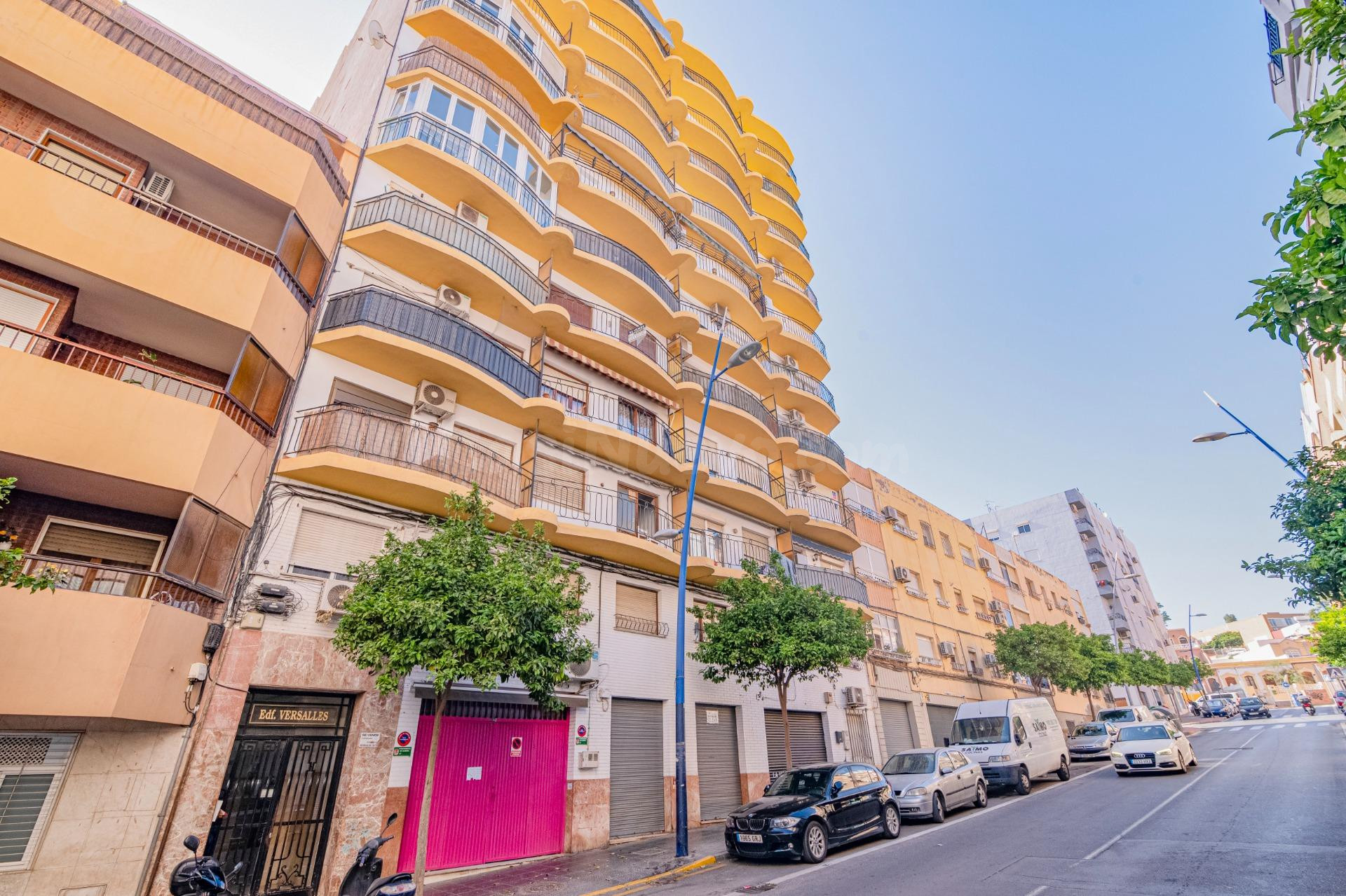 Piso en venta zona en la plaza de Toros, Almería - foto 2