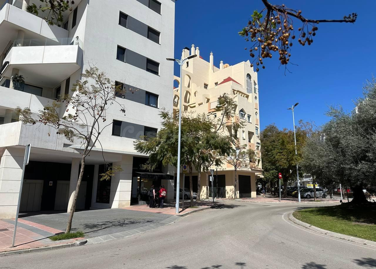 Local comercial en alquiler en Estepona | CABANILLAS REAL ES - foto 4