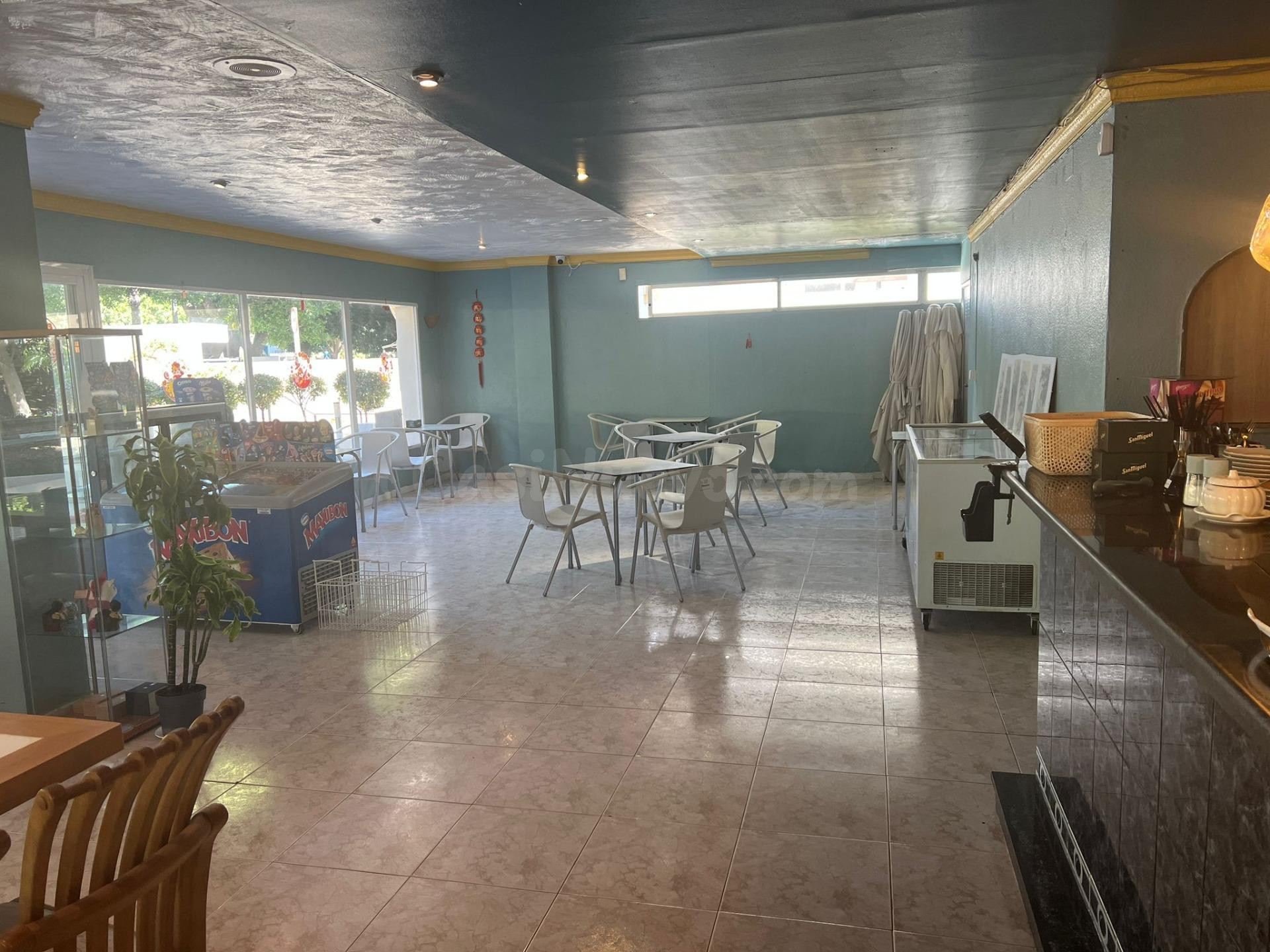 Local Comercial en venta, zona Puerto de Estepona | CABANILL - foto 3