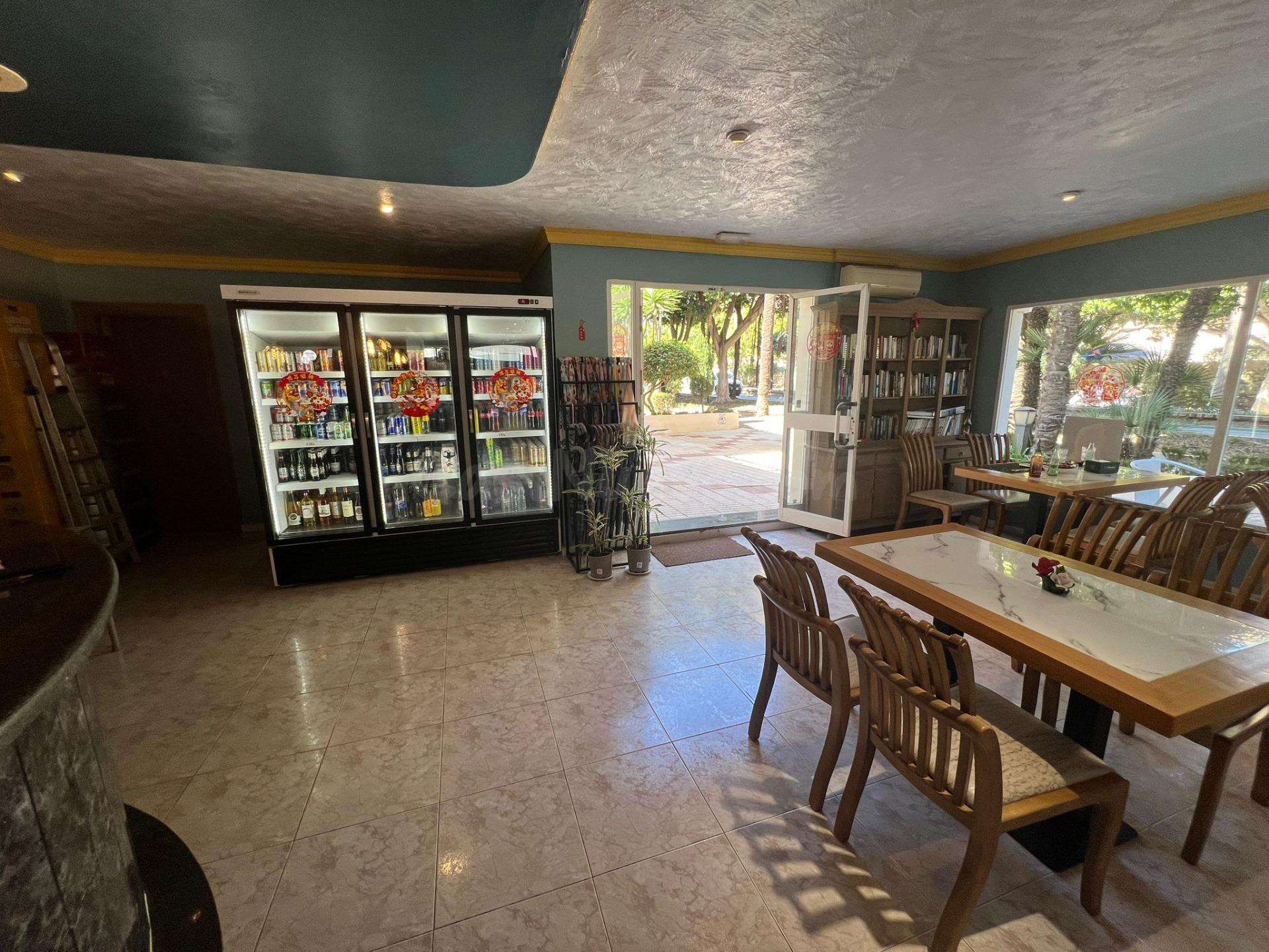 Local Comercial en venta, zona Puerto de Estepona | CABANILL - foto 4