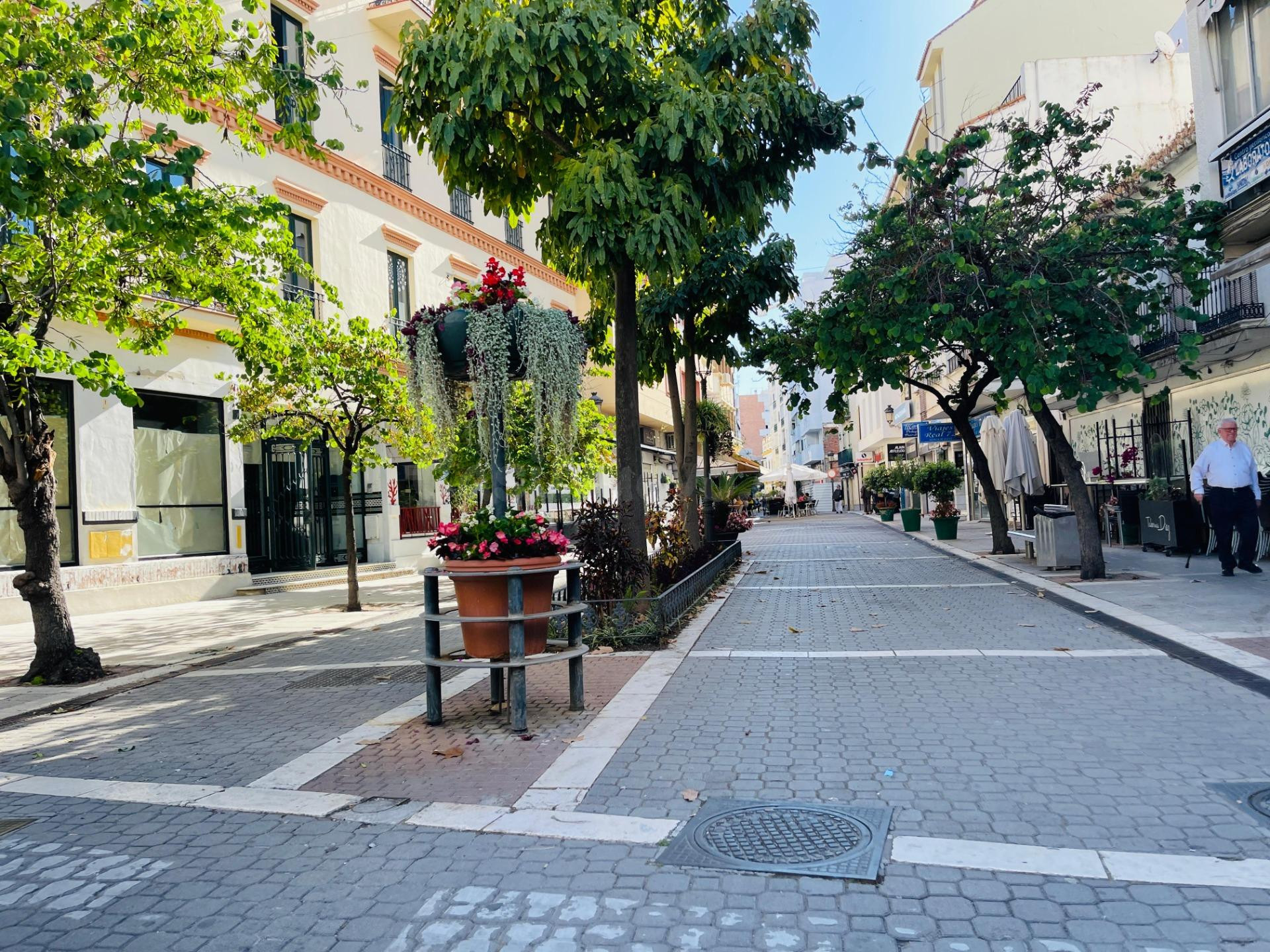Restaurante en alquiler con traspaso al Paseo Marítimo Estep - foto 4