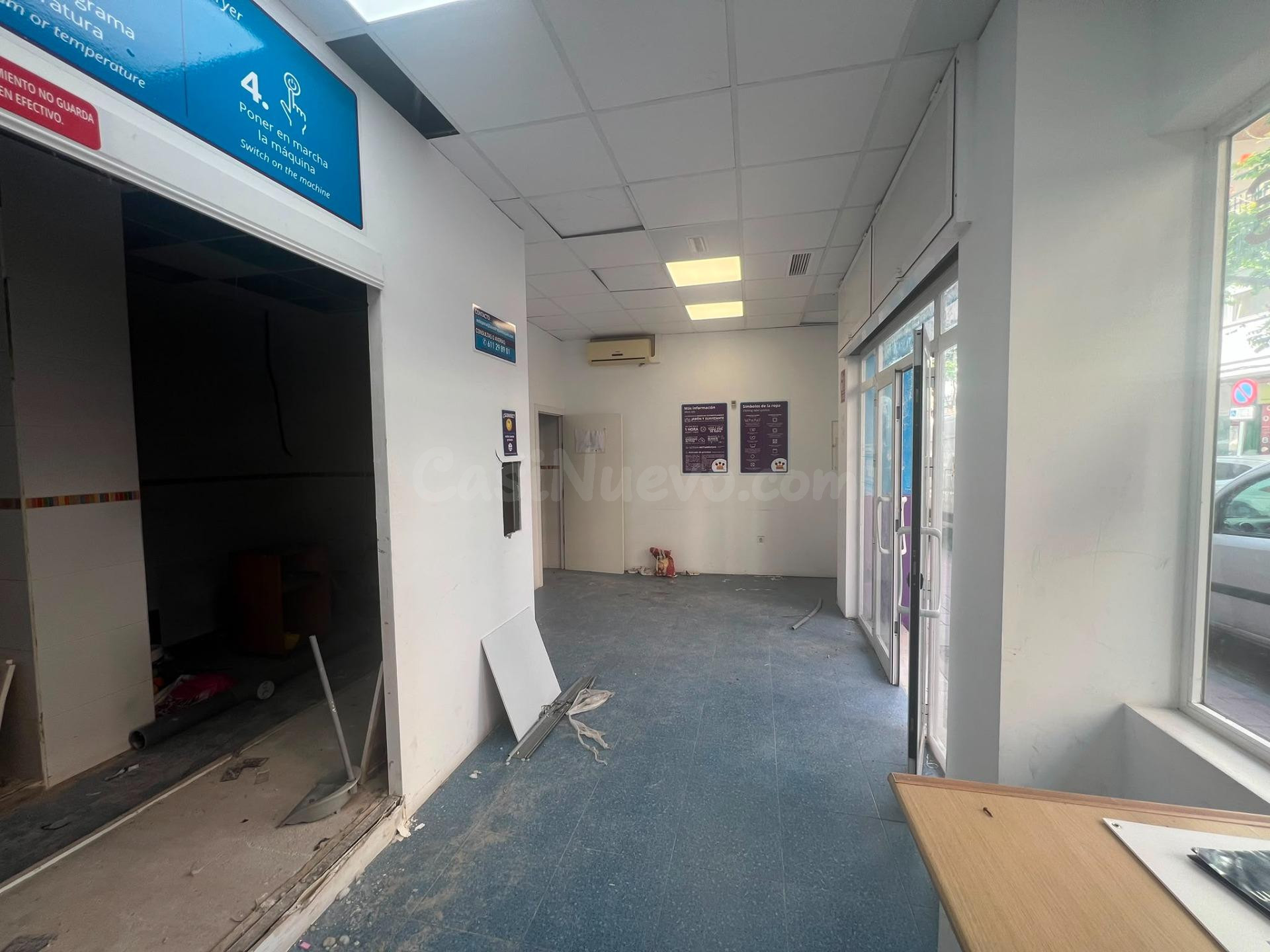 Local Comercial en zona transitada en pleno centro | CABANIL - foto 3