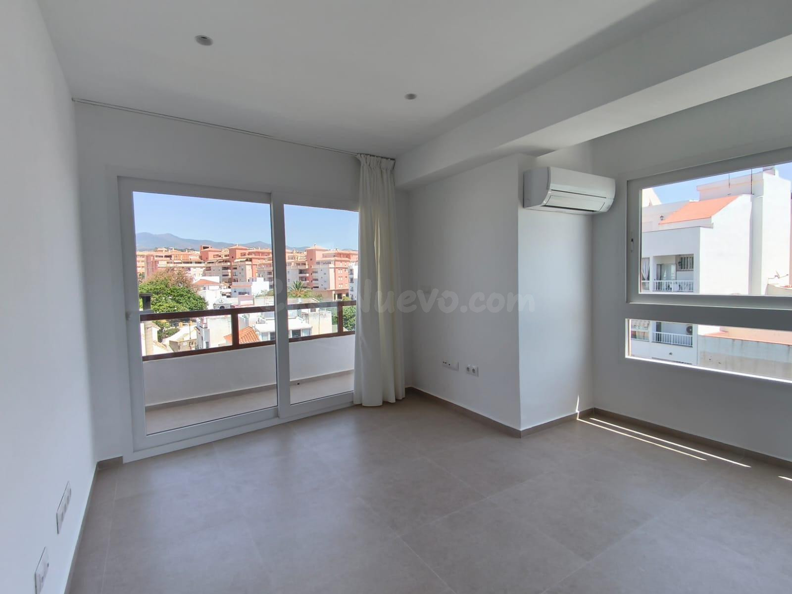Se alquila apartamento reformado con vistas al mar en el corazón de Estepona | CABANILLAS REAL ESTATE