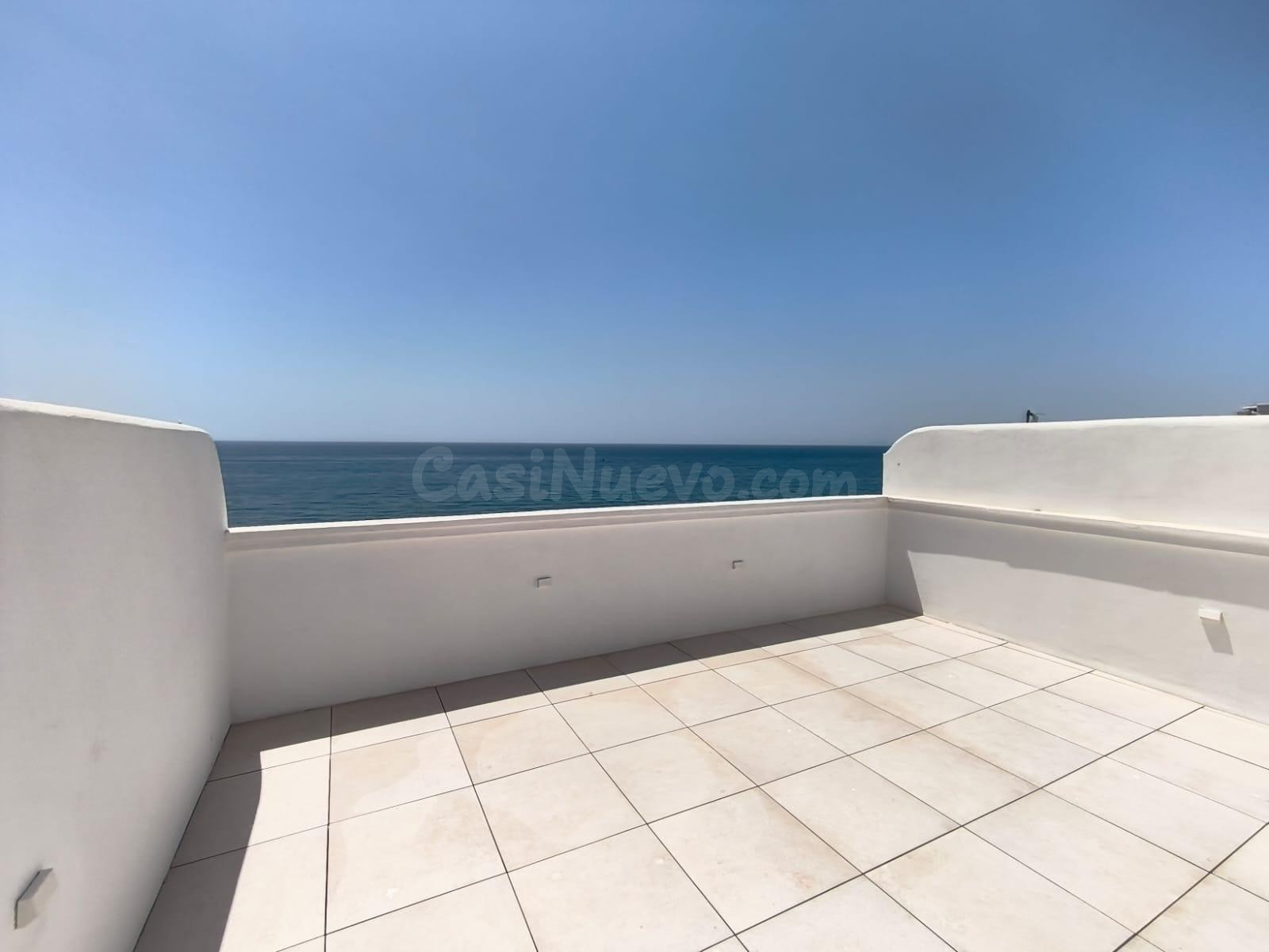 Fabuloso ático en alquiler frontal al mar en Estepona | CABA - foto 4