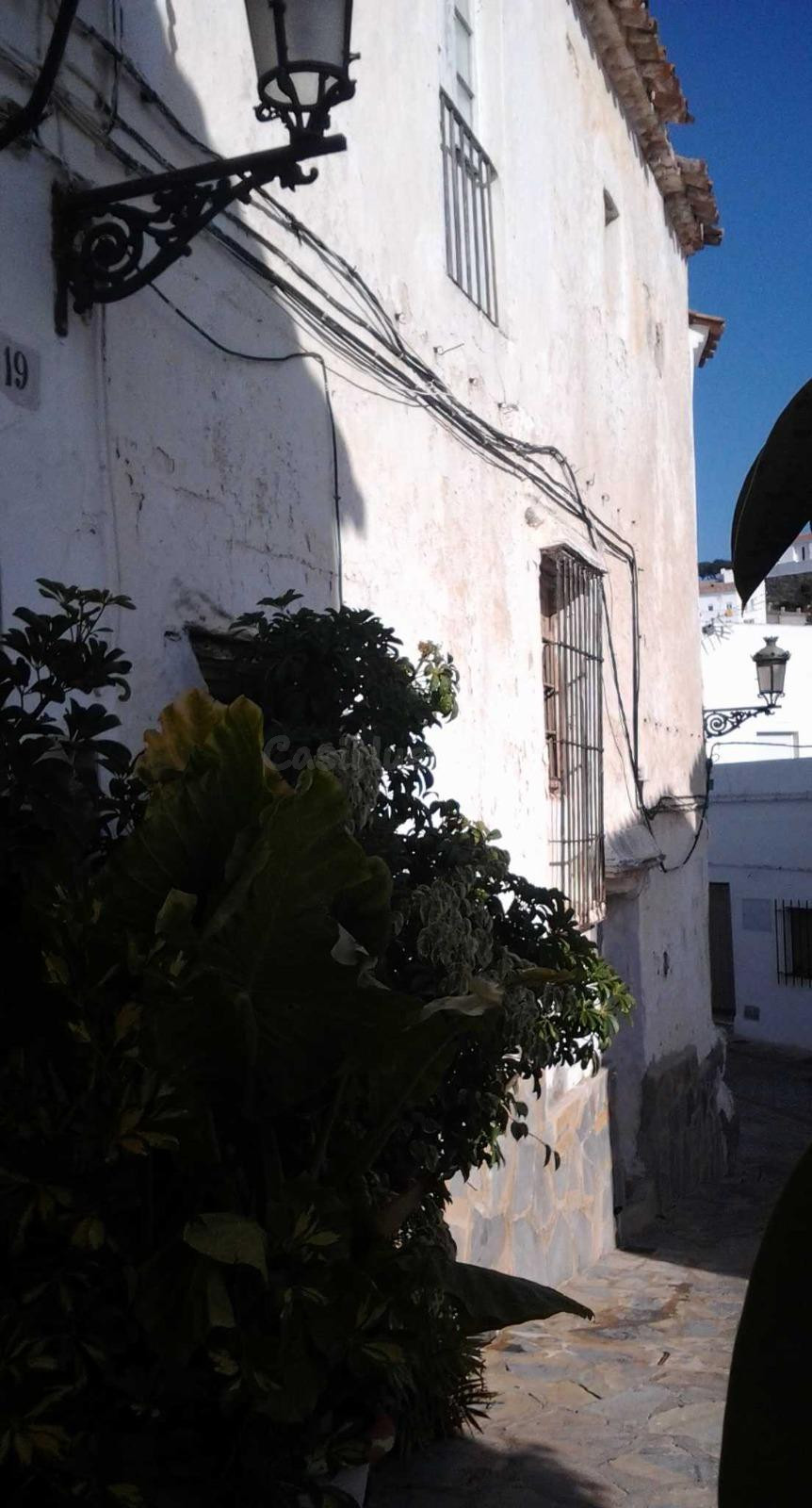 Casa de Pueblo de 300m2 a Reformar en Casares con 4 dormitor - foto 5