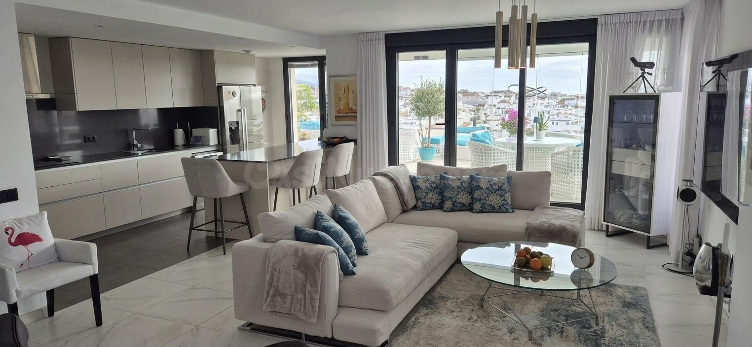 Ático reformado en pleno centro de Estepona de 214m2 con 3 d - foto 4