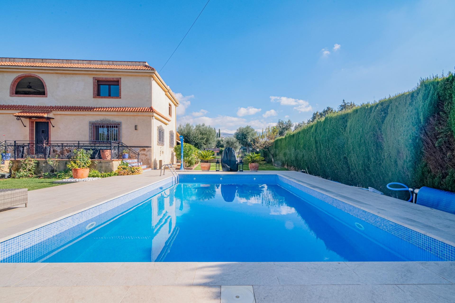 GRAN VILLA EN GOJAR, CON UNA PARCELA DE MAS DE 2142 METROS,  - foto 4