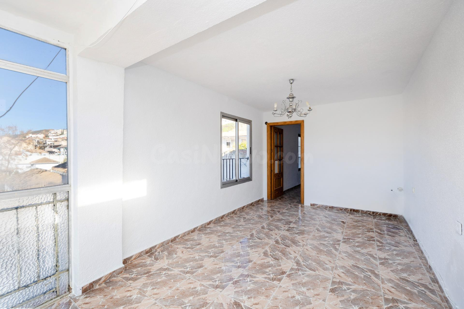 Amplia vivienda con luz y terraza en Cenes de la Vega - foto 5