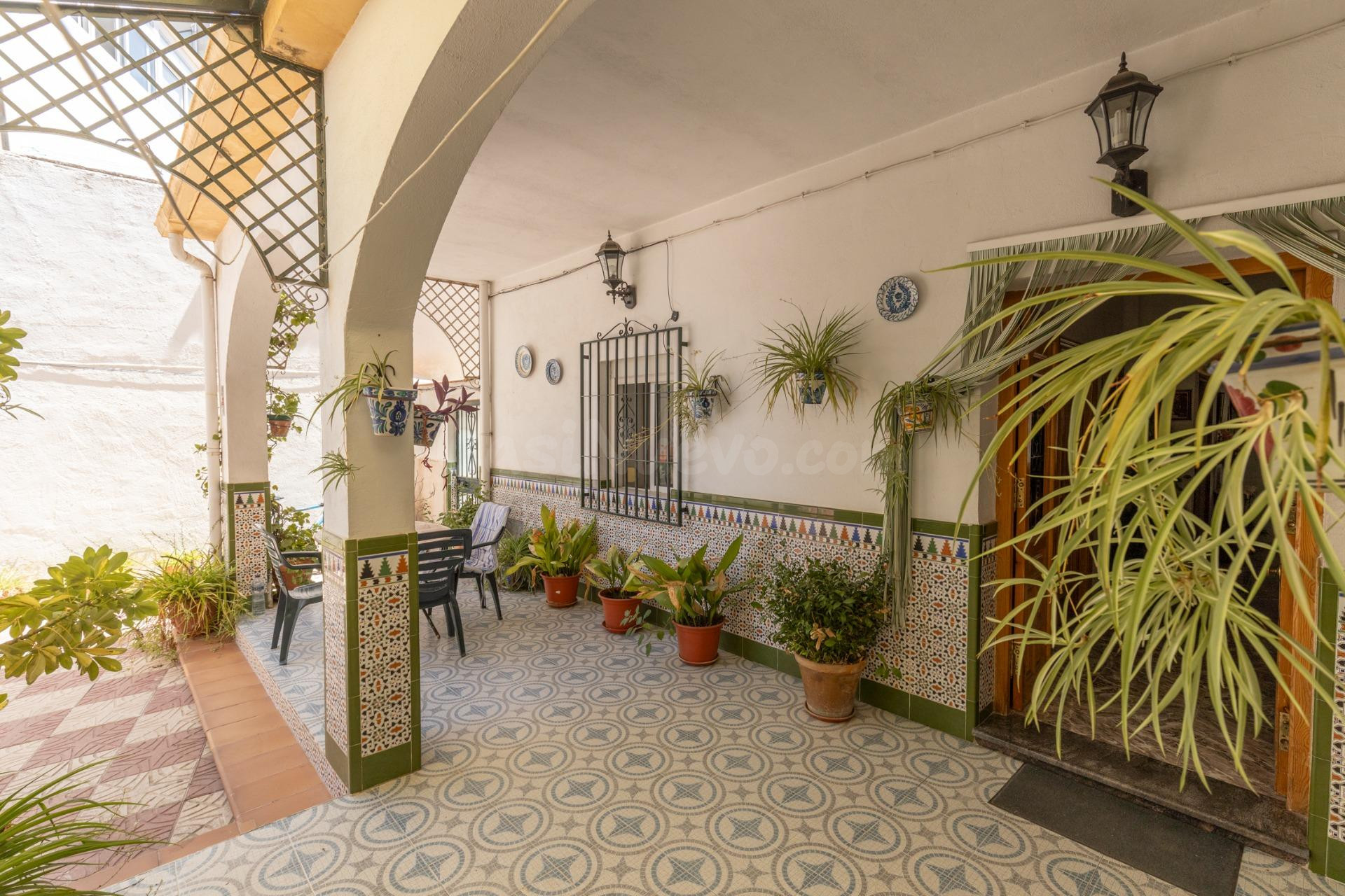¡¡GRAN CASA EN LA MEJOR ZONA DE VILLA DE OTURA!!! - foto 2