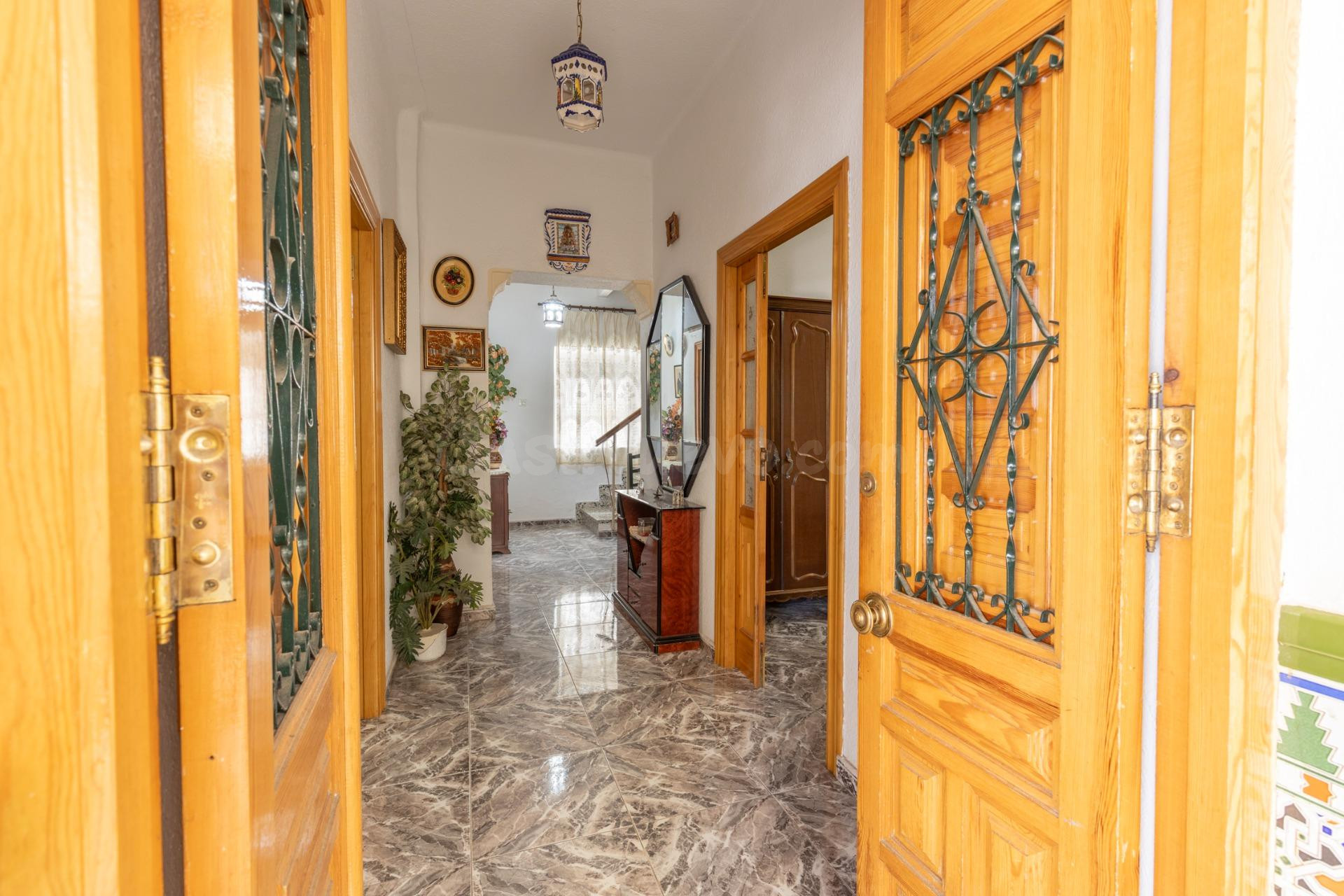 ¡¡GRAN CASA EN LA MEJOR ZONA DE VILLA DE OTURA!!! - foto 3