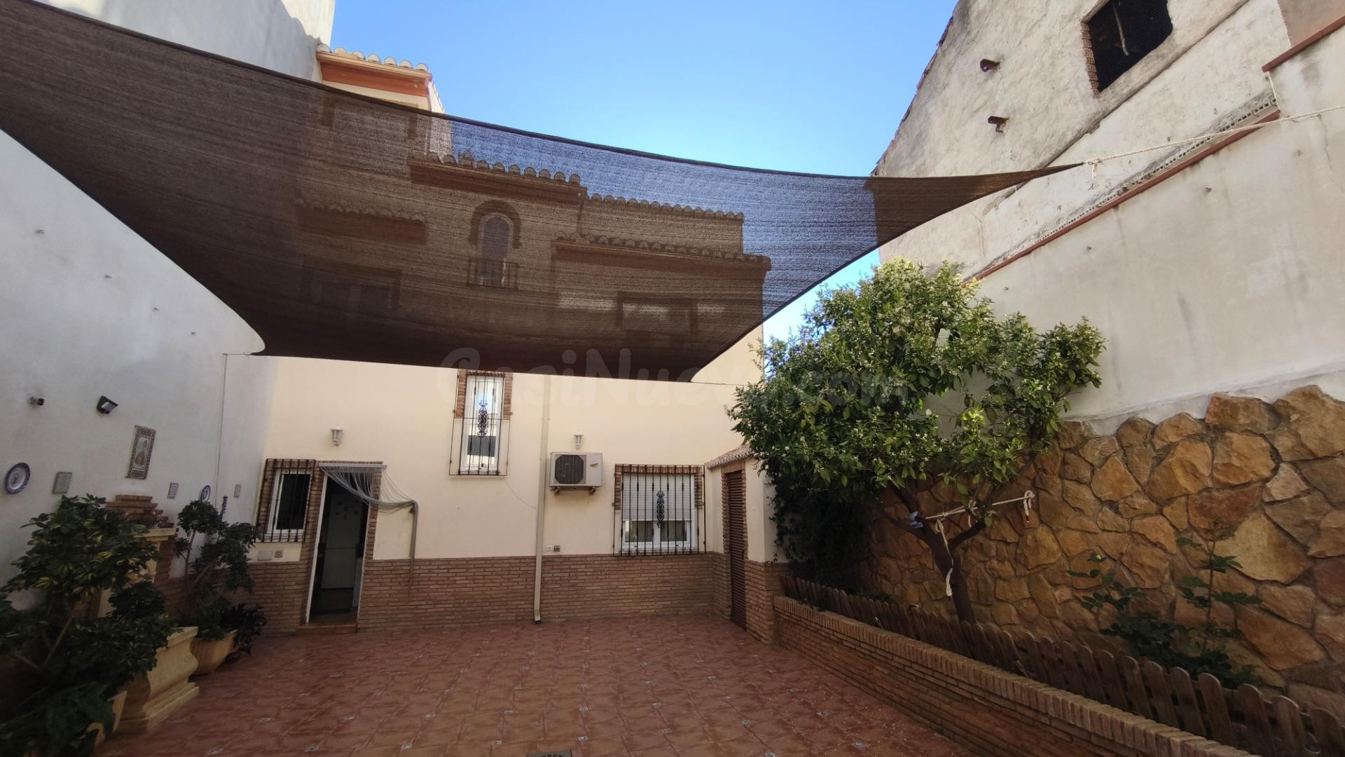 Gran adosado con 3 habitaciones y varias estancias de usos m - foto 5