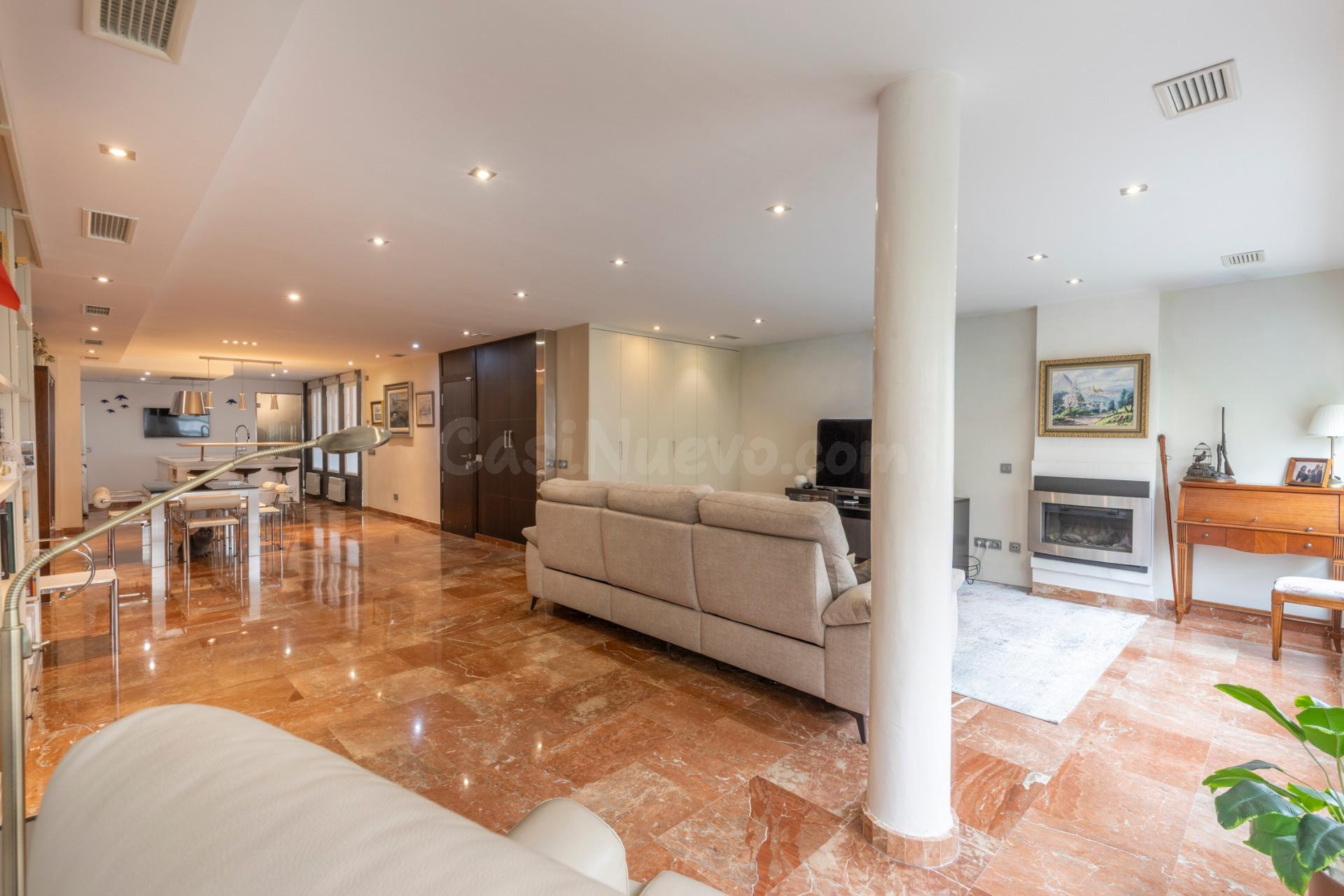 Espectacular vivienda en plena Gran Vía de Granada: amplitud, diseño y ubicación privilegiada