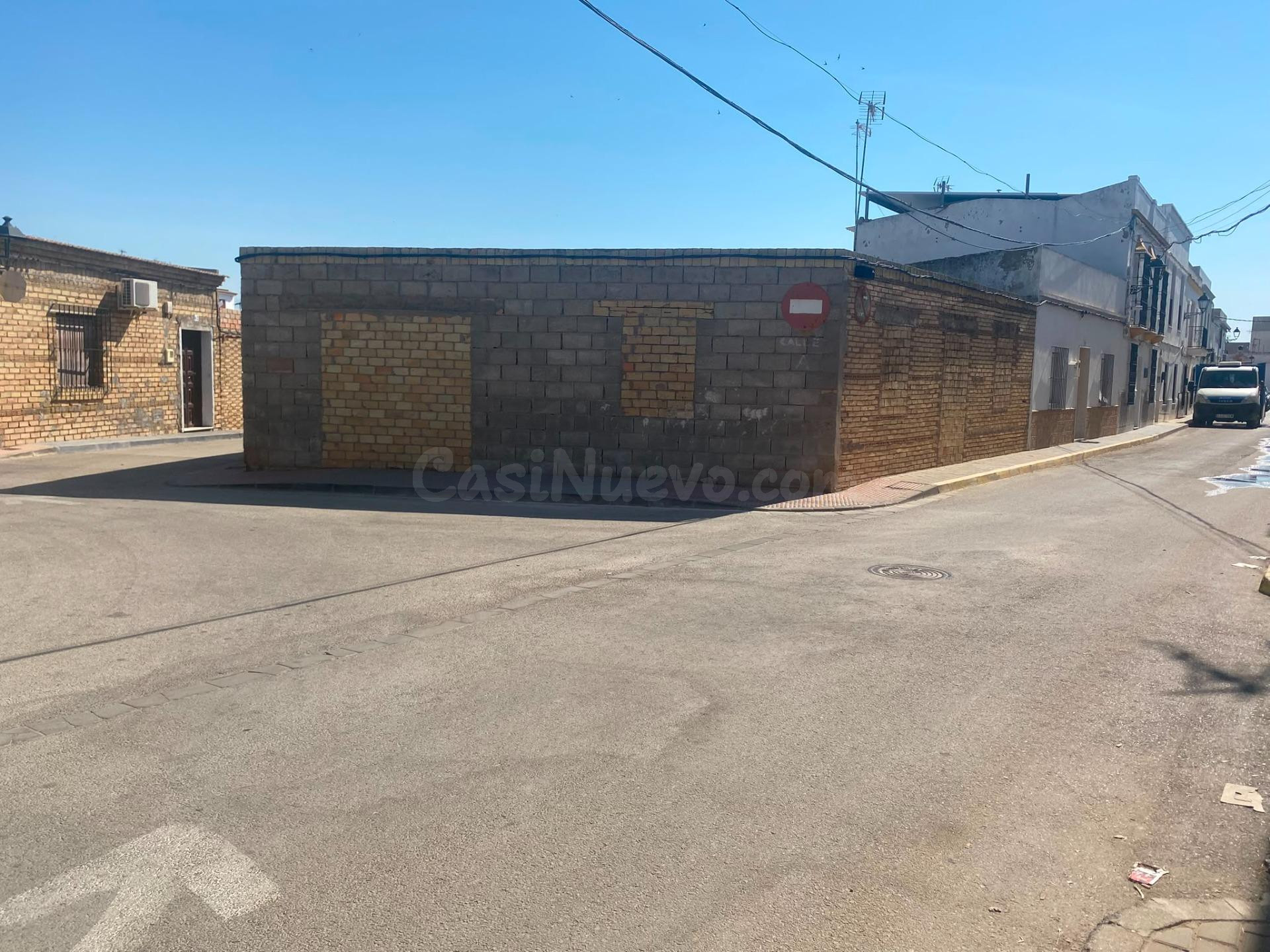 SOLAR EN ESQUINA EN VENTA – LA LANTEJUELA