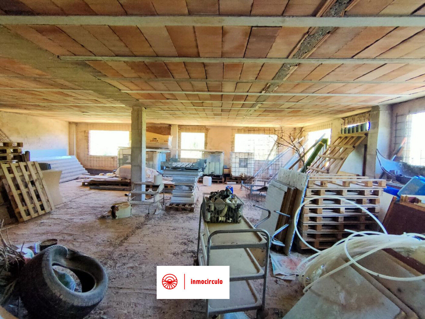 casa a medio construir sobre finca de 18.000 metros - foto 5