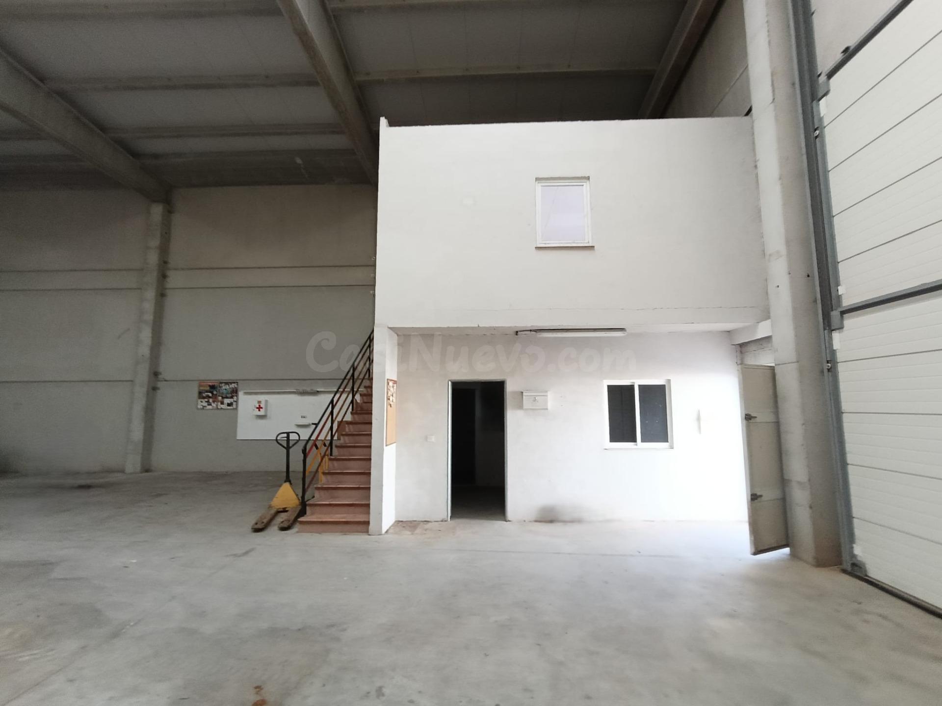 OPORTUNIDAD: NAVE INDUSTRIAL MODERNA EN ALQUILER EN POLIGONO - foto 2