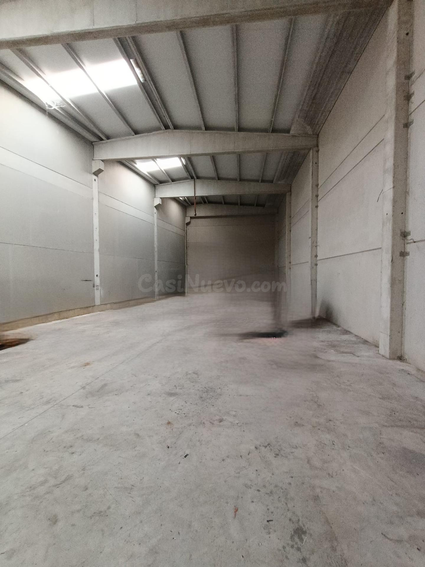 OPORTUNIDAD: NAVE INDUSTRIAL MODERNA EN ALQUILER EN POLIGONO - foto 4