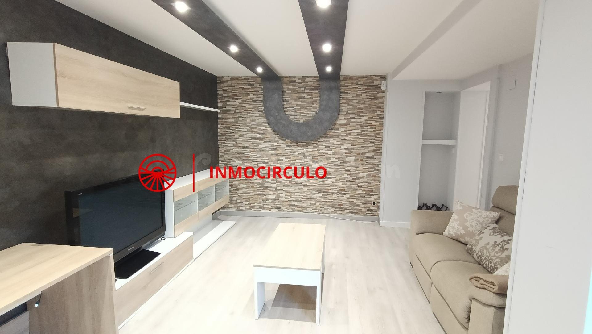 ¡Tu oportunidad en el centro de Burgos! Piso listo para entr