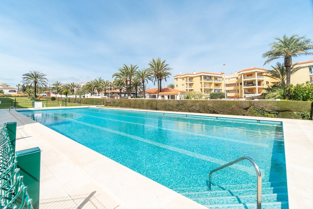 Apartamento en Punta Prima con vistas al mar