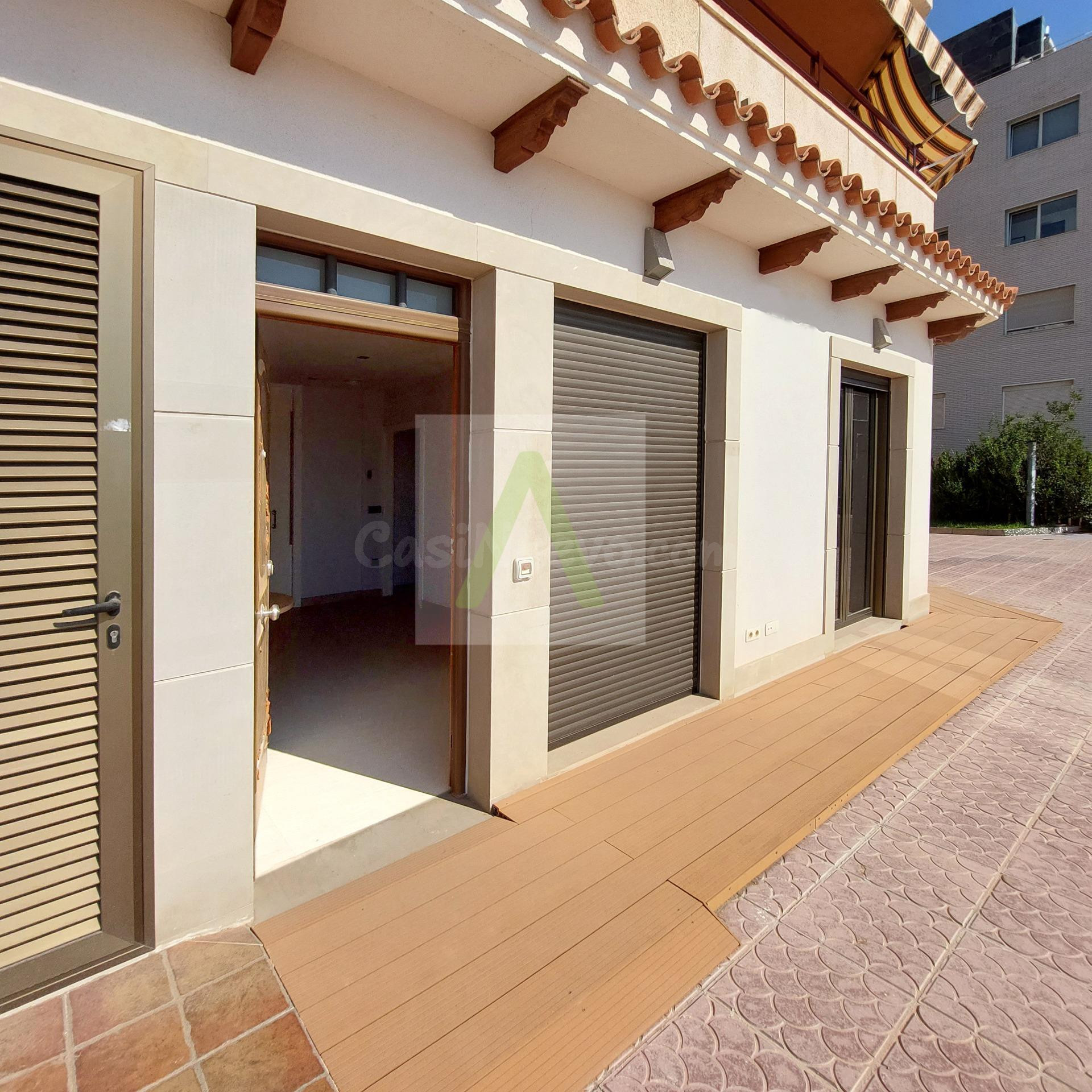 Precioso Bajo a Estrenar en primerísima Línea de Playa!!! - foto 2