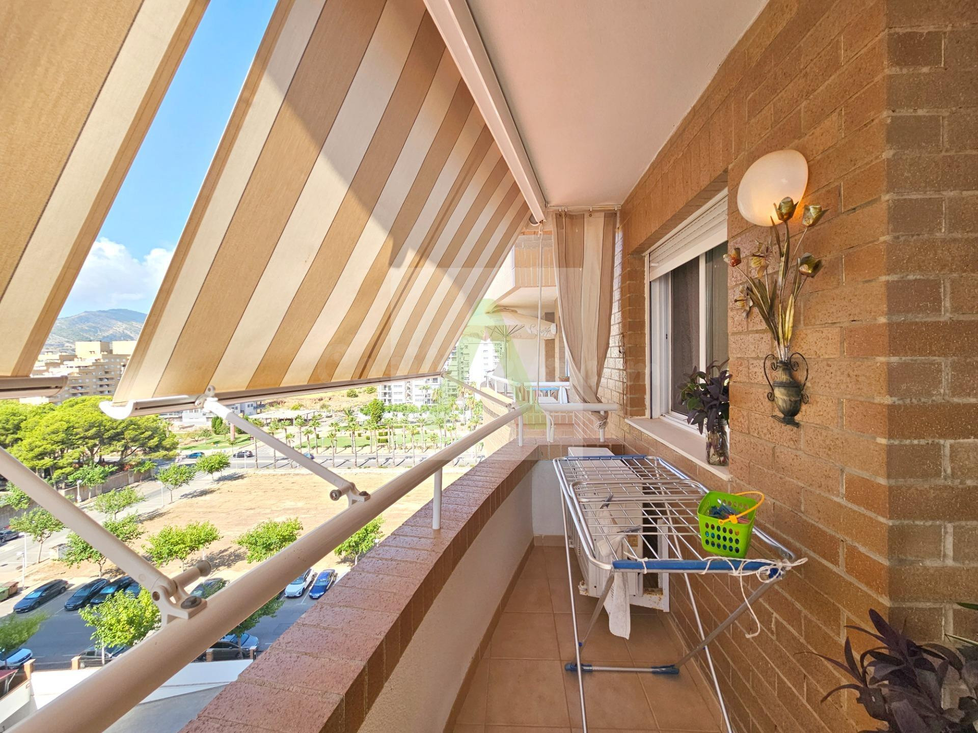 Apartamento en primera línea con 2 plazas de Garajes! - foto 4